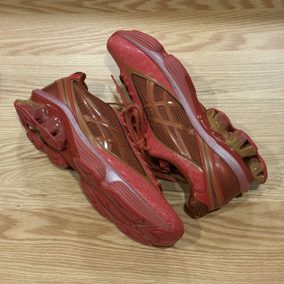 Asics × Kiko Kostadinov ASICS Kiko Kostadinov x US6-S Gel Kinetic Fluent Cayenne Size US 8 / EU 41 - 5 Thumbnail