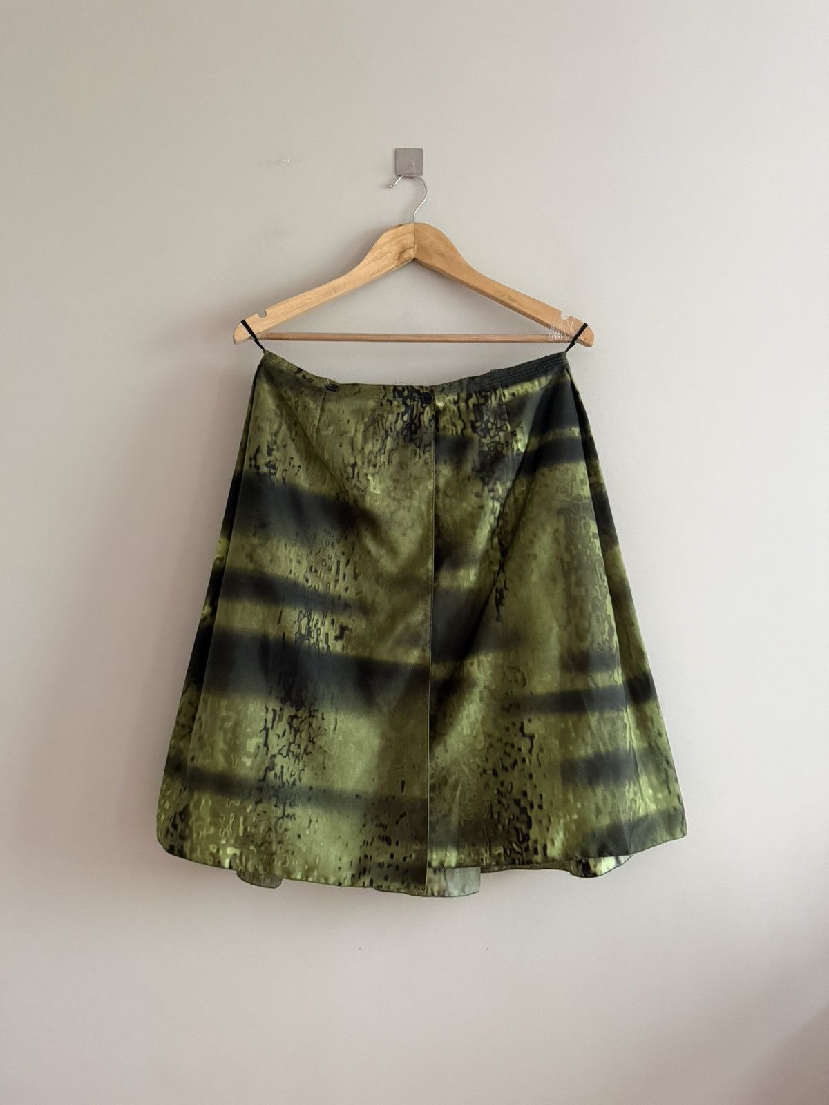 Prada Prada FW04 Runway Nylon Pleated Skirt Size 28" / US 6 / IT 42 - 6 Thumbnail