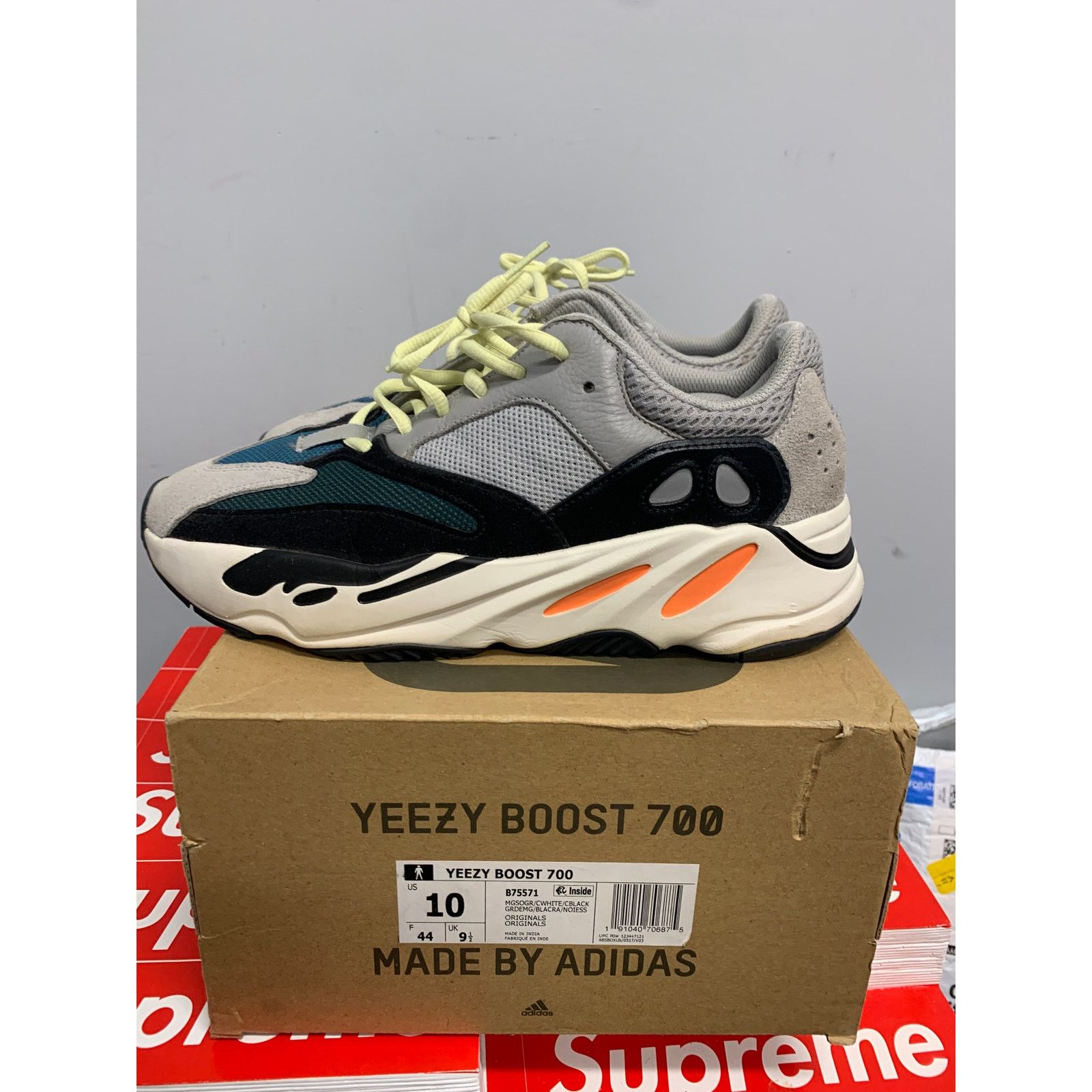 Adidas adidas Yeezy Boost 700 Wave Runner Size 9.5 Used SHIPS NOW Size US 9.5 / EU 42-43 - 4 Thumbnail