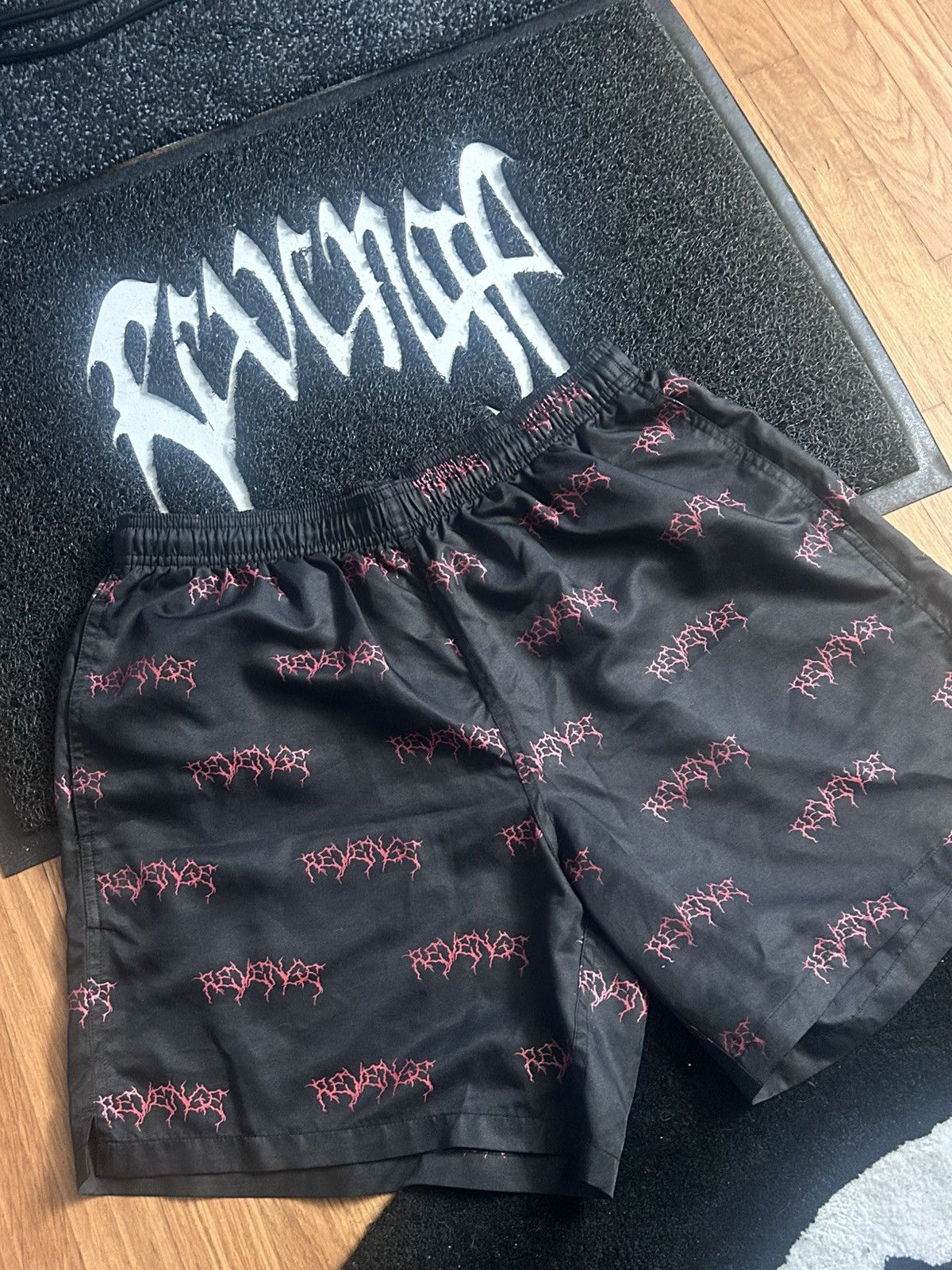 Revenge Lightning shorts Size US 30 / EU 46 - 2 Thumbnail
