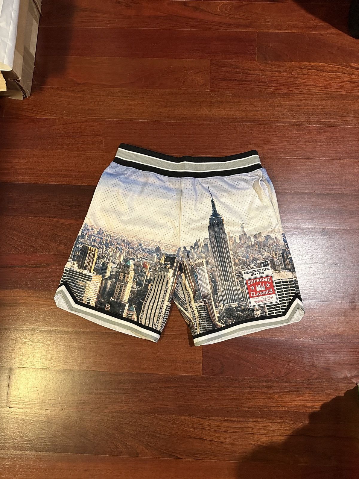 Mitchell & Ness × Supreme Supreme Mitchell & Ness Skyline Shorts size Small Size US 30 / EU 46 - 1 Thumbnail