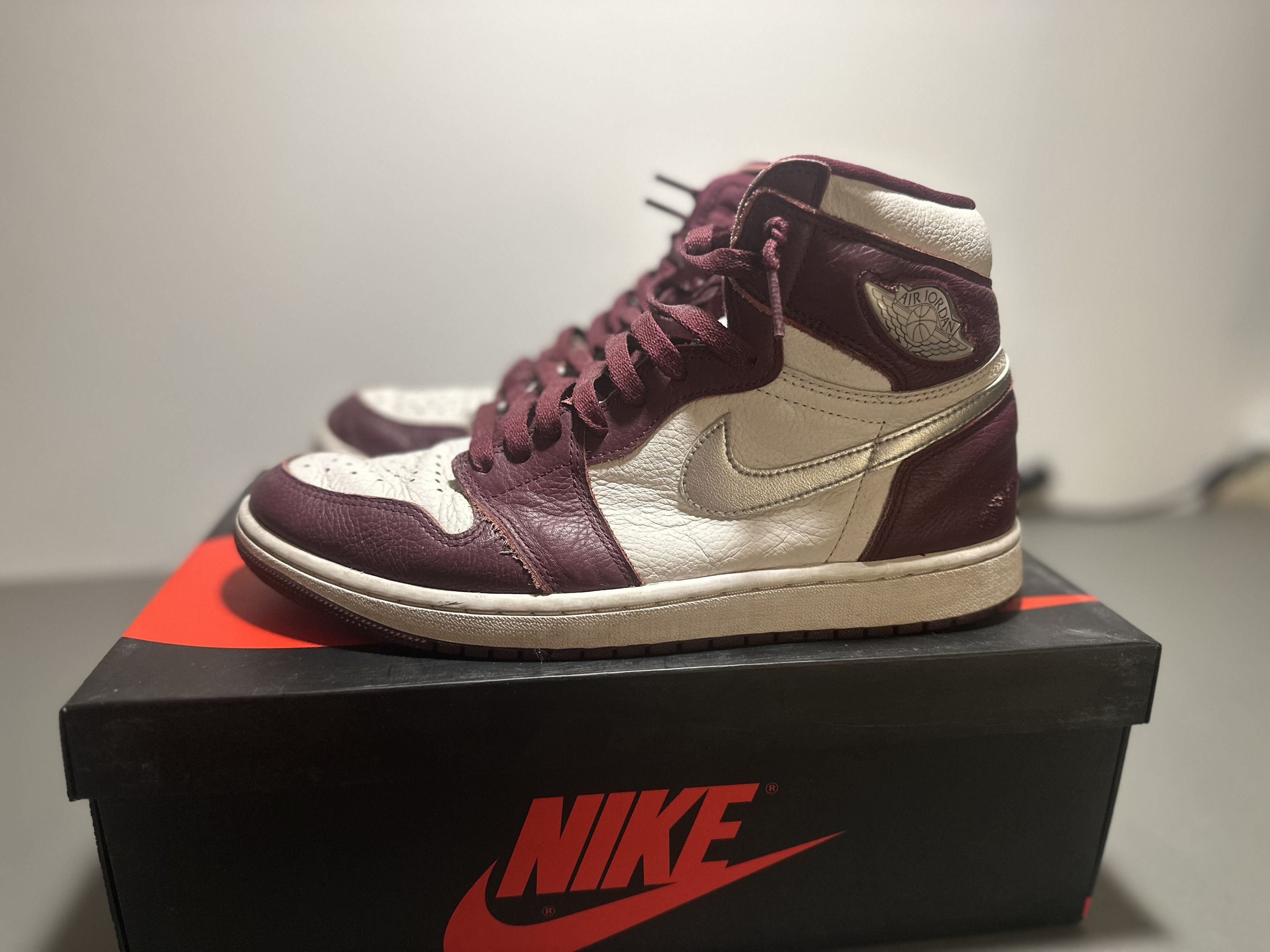 Jordan Brand Jordan 1 High Bourdeaux Size US 10 / EU 43 - 2 Thumbnail