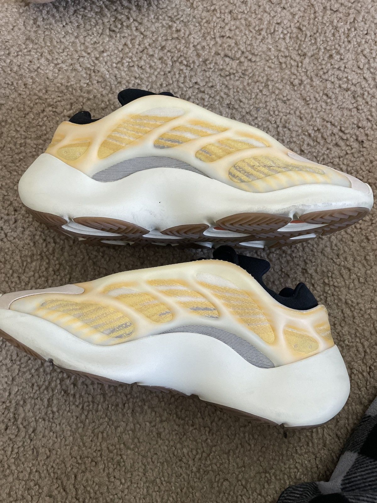 Yeezy yeezy 700 v3 safflower monos Size US 10.5 / EU 43-44 - 1 Thumbnail