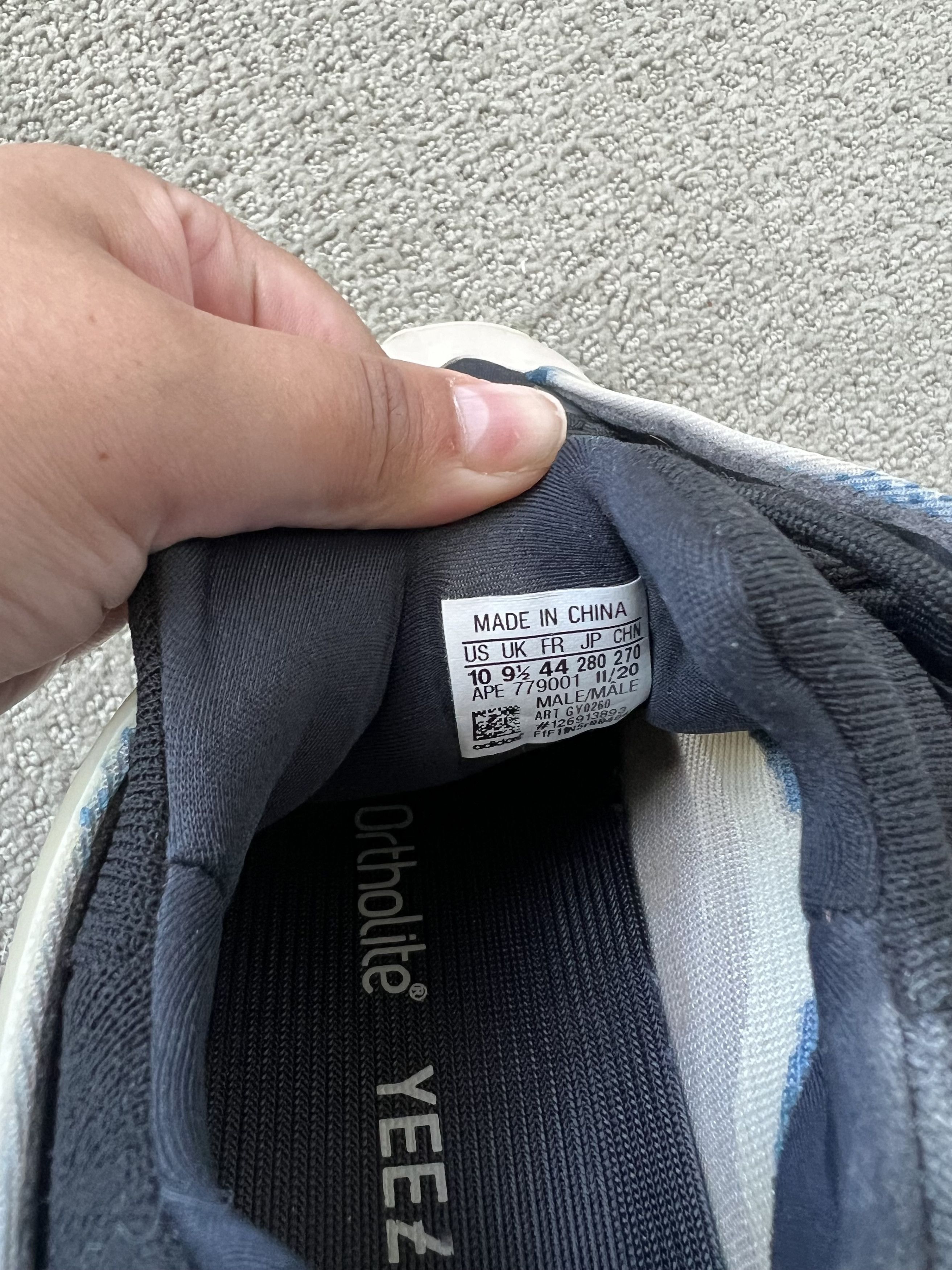 Yeezy Adidas Yeezy 700 V3 'Kyanite' 9.5 Size US 10 / EU 43 - 8 Thumbnail