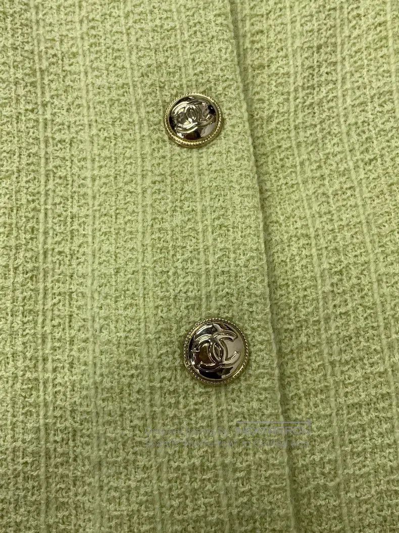 Chanel Chanel Green Gold Button Vest. Size US M / EU 48-50 / 2 - 2 Thumbnail