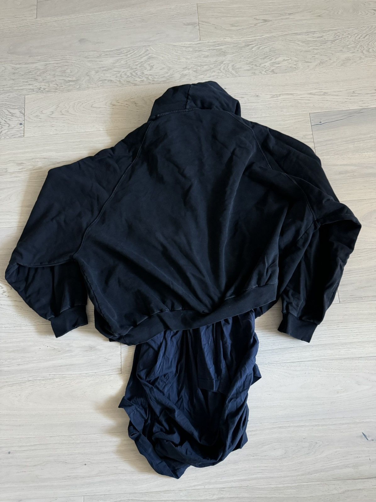 Balenciaga Balenciaga 'Be Different' Apple Layered Hoodie Black Size US XL / EU 56 / 4 - 5 Thumbnail