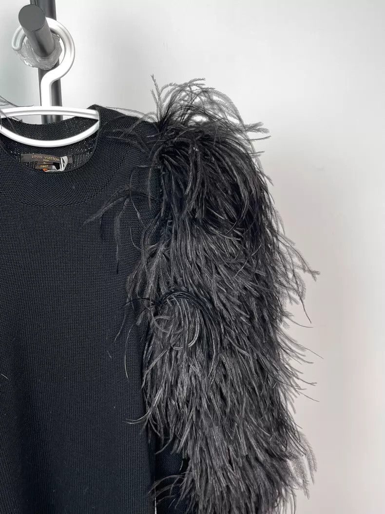 Louis Vuitton Louis Vuitton Black feather sleeve sweater Size L / US 10 / IT 46 - 2 Thumbnail