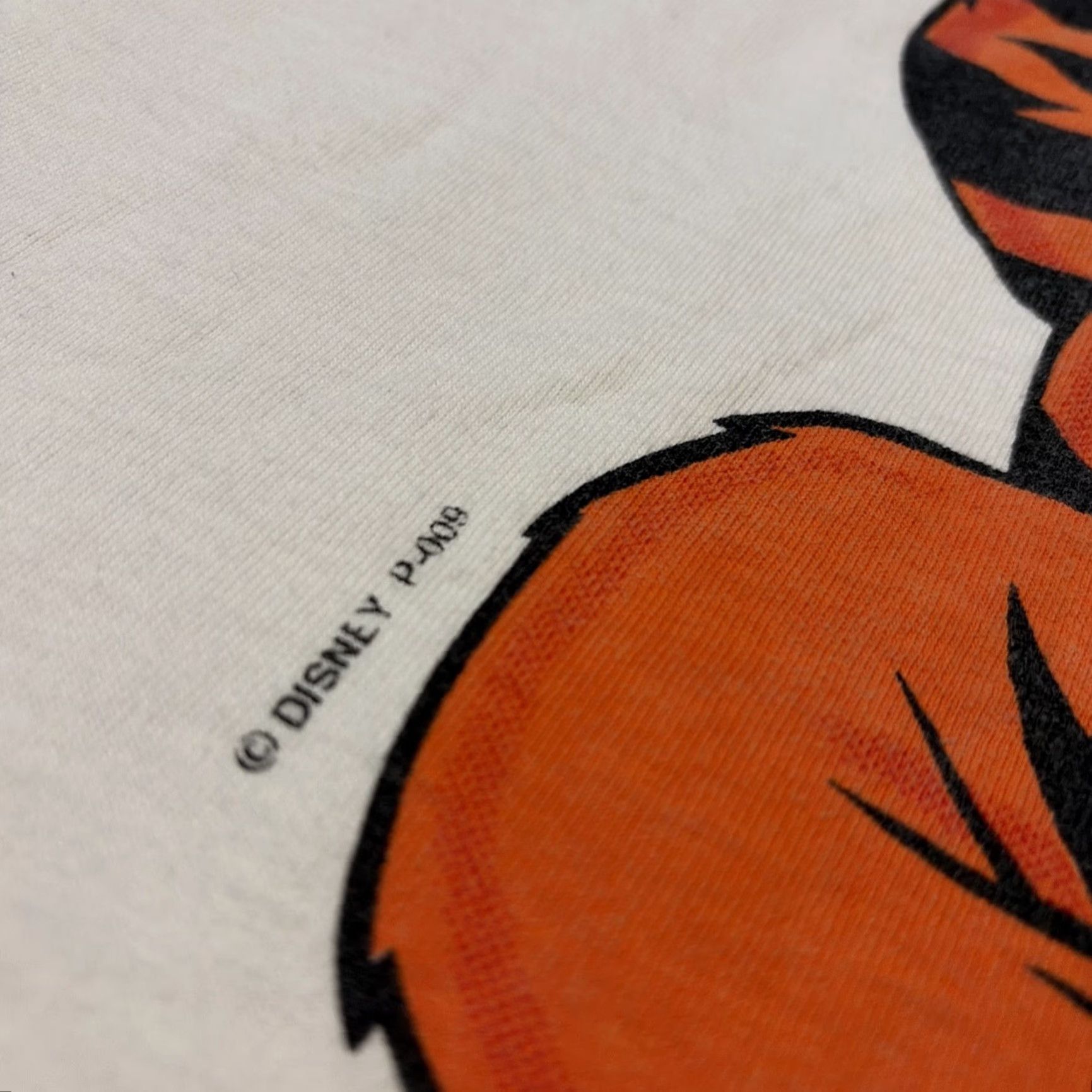Disney VINTAGE Winnie The Pooh & Tigger Disney Cartoon TV Show XL White T-Shirt Men XL White Disney Cartoon Pooh Tigger Mens Size US XL / EU 56 / 4 - 4 Thumbnail