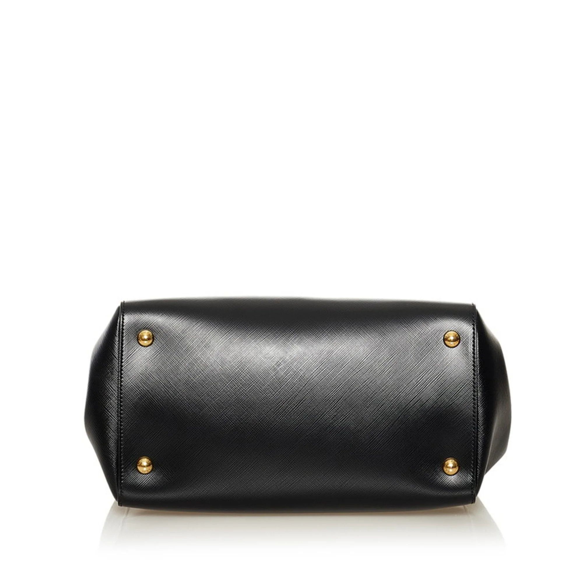 Salvatore Ferragamo o1s1rm0924 Size: OS / Valara Ribbon Shoulder Bag in Black Size ONE SIZE - 4 Thumbnail
