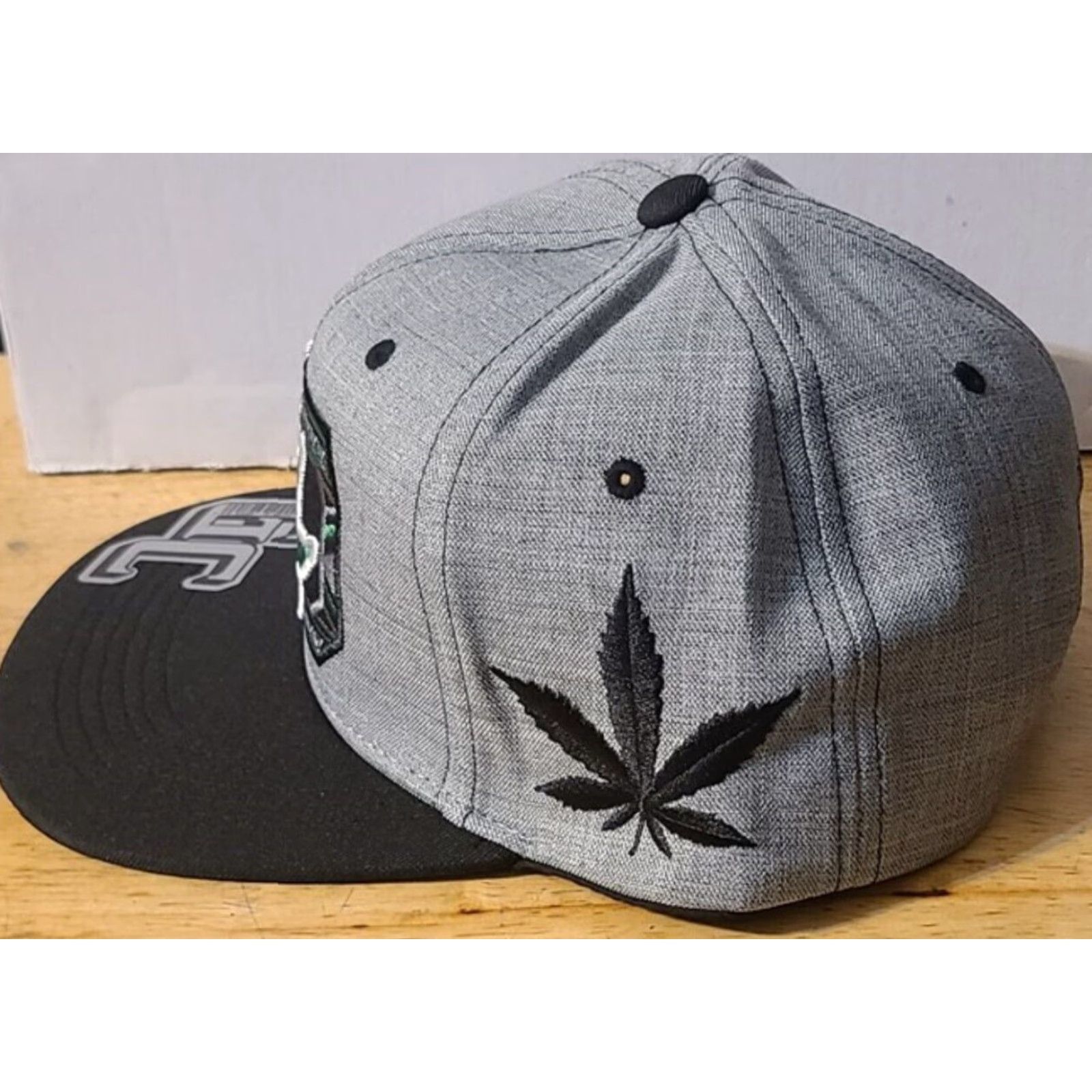 Vintage MARIJUANA LEAF WEED CANNABIS SNAPBACK BASEBALL CAP GRAY BLACK Size ONE SIZE - 2 Thumbnail