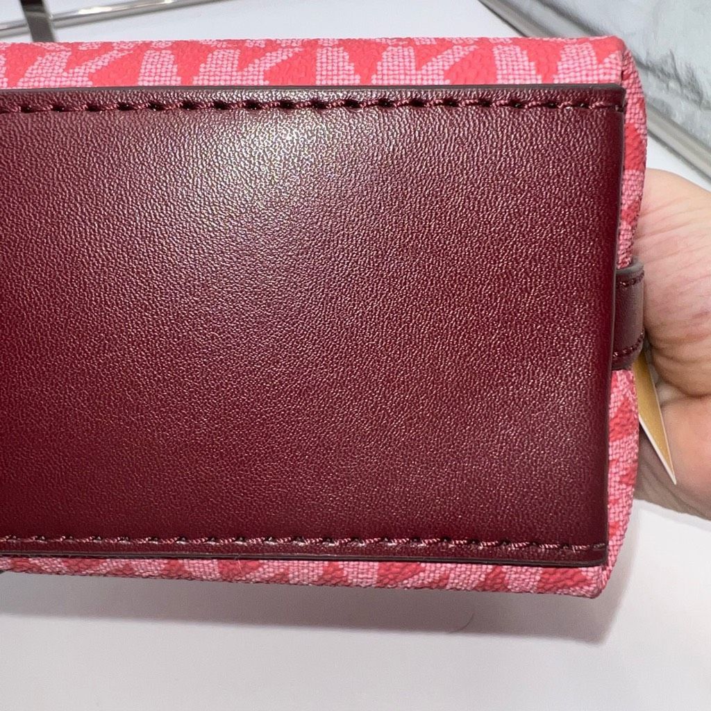 Michael Kors MICHAEL KORS JET SET SMALL ZIP CROSSBODY MK BAG 2 TONE OXBLOOD MERLOT PINK LOGO Size ONE SIZE - 4 Thumbnail