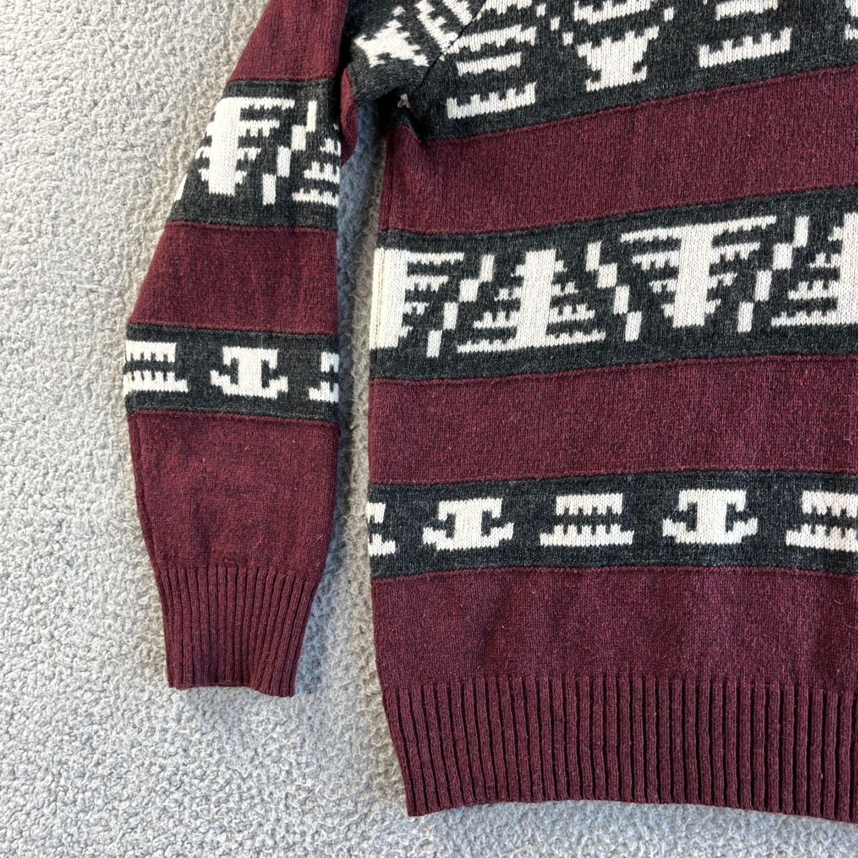 American Eagle Outfitters NEW American Eagle Outfitters Sweater Mens Extra Large Red Wool Aztec Southwestern Shawl Collar Pullover Knit Shirt? Size US XL / EU 56 / 4 - 7 Thumbnail