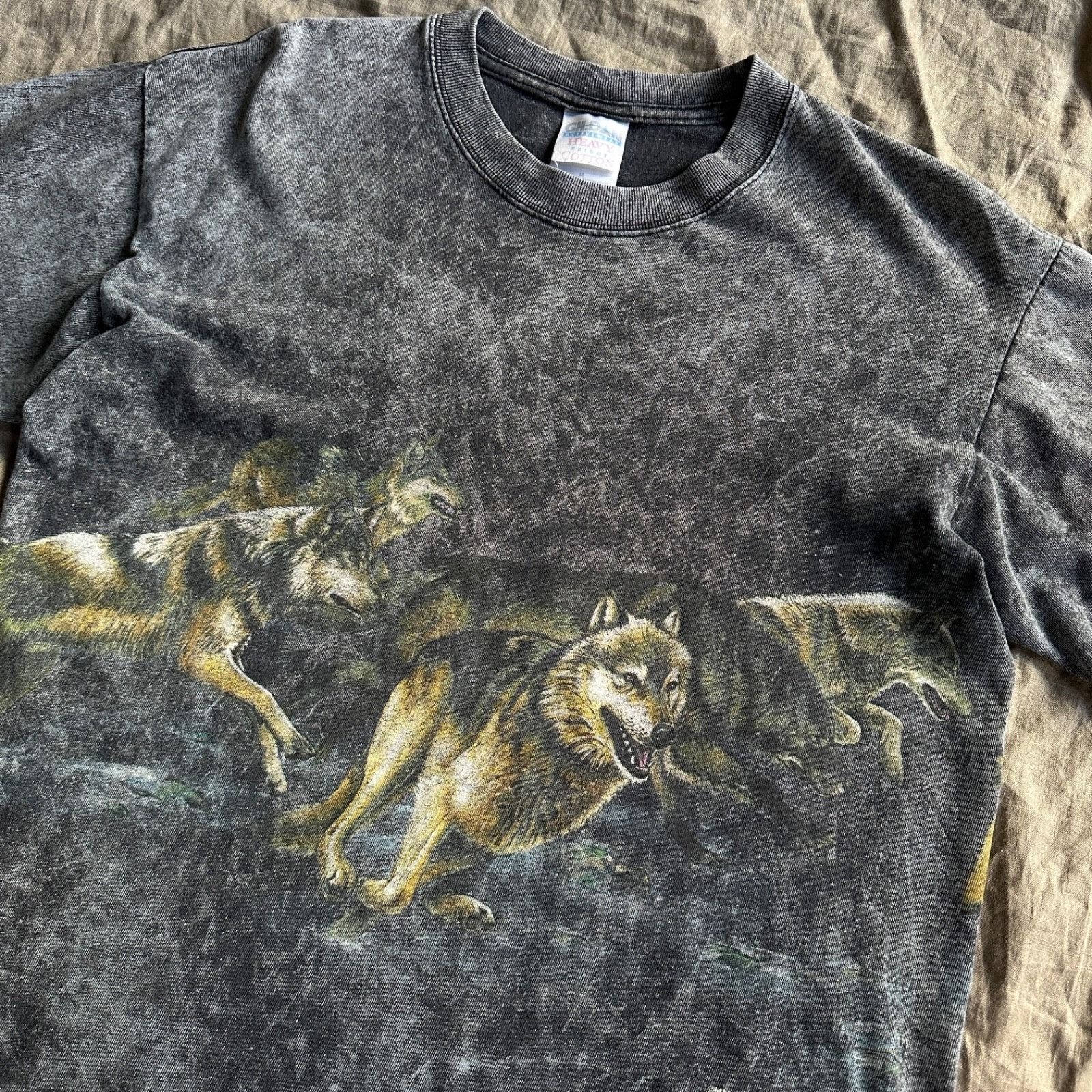 Vintage Vintage Wolves Graphic T-Shirt All Over Print Nature Wildlif Size US M / EU 48-50 / 2 - 2 Thumbnail