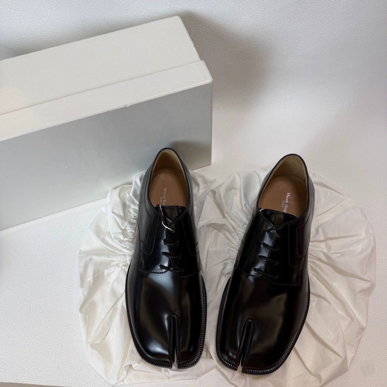 Maison Margiela Maison Margiela Tabi stitched silhouette casual shoes Size US 9 / EU 42 - 1 Thumbnail