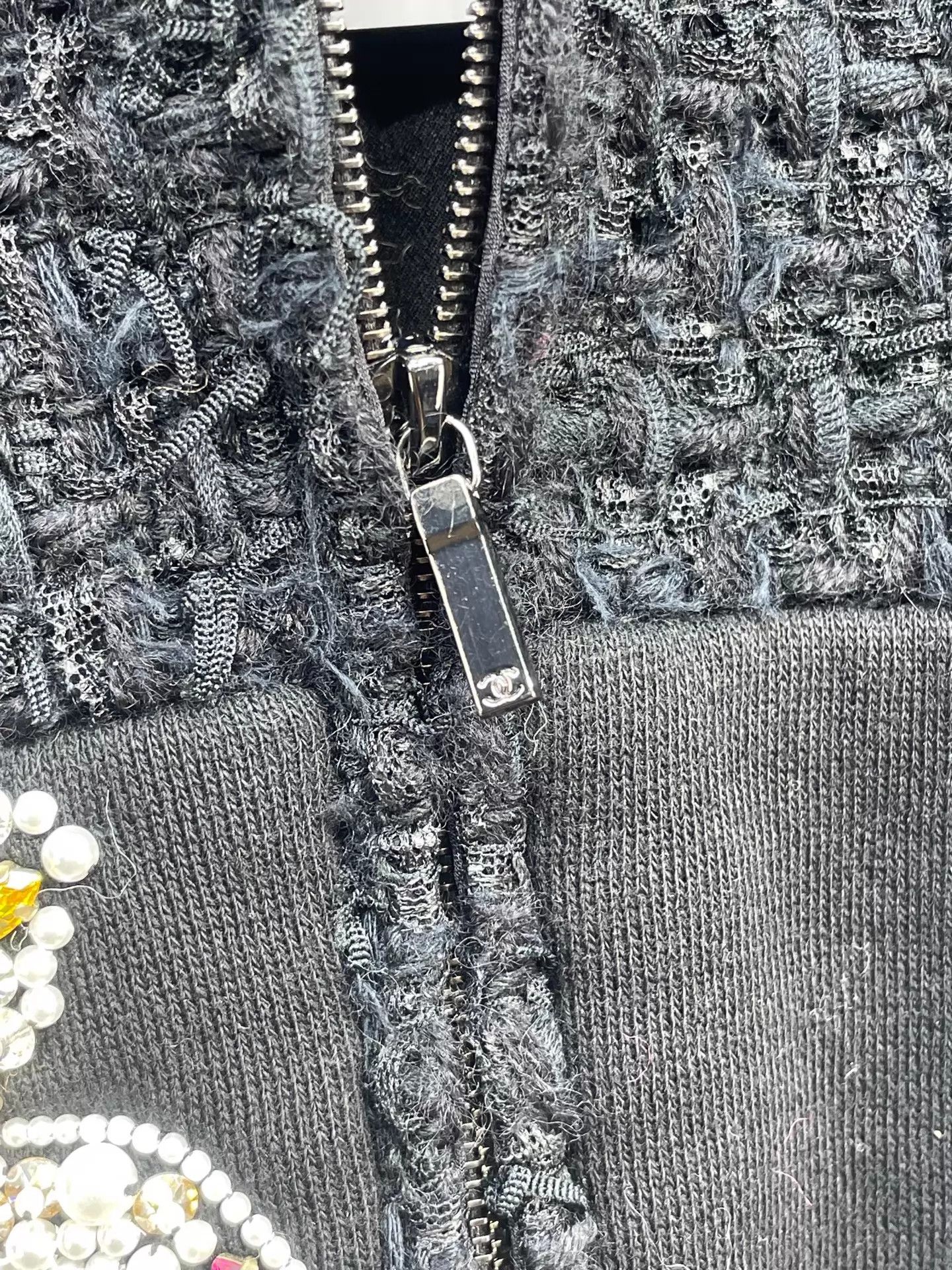 Chanel Chanel Black Beaded Embroidered Tweed Jkt 34 (99NWT) Size XS / US 0-2 / IT 36-38 - 5 Thumbnail