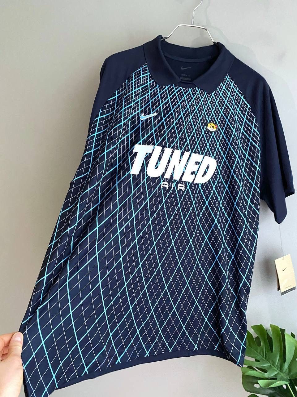 Nike Nike TN Tuned Air Men's Football Shirt, Size XL, HV6518-451 Size US XL / EU 56 / 4 - 5 Thumbnail