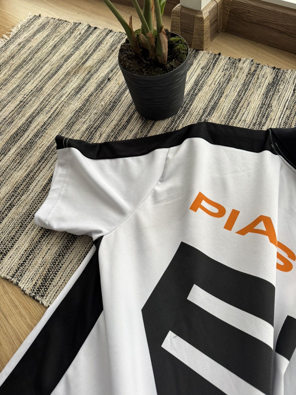Malcolm McLaren McLaren Racing Formula 1 Team Big Logo Jerseys Box Fit Shirt Size US M / EU 48-50 / 2 - 13 Thumbnail