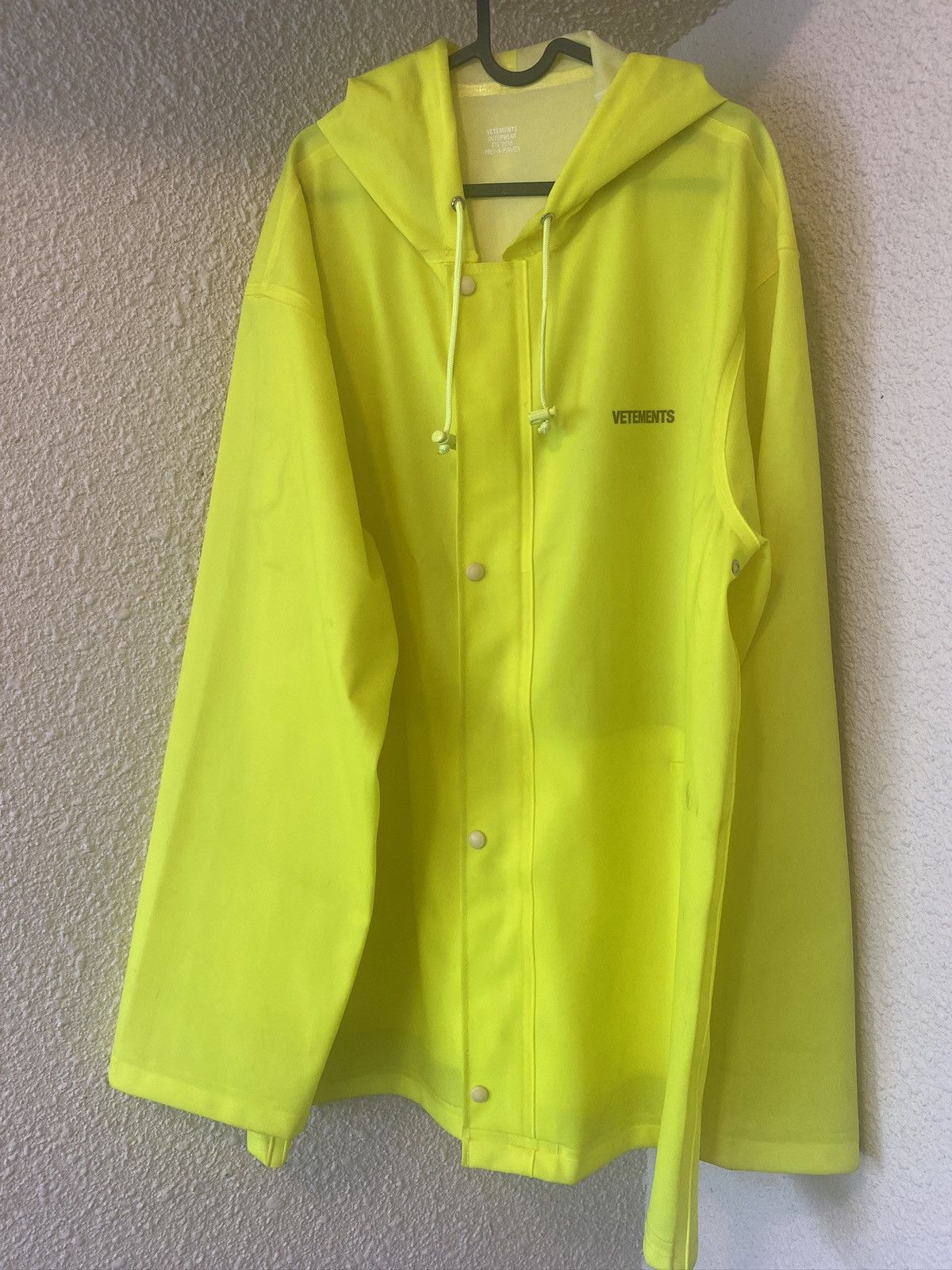 Vetements Raincoat ☔️ Size US L / EU 52-54 / 3 - 4 Thumbnail