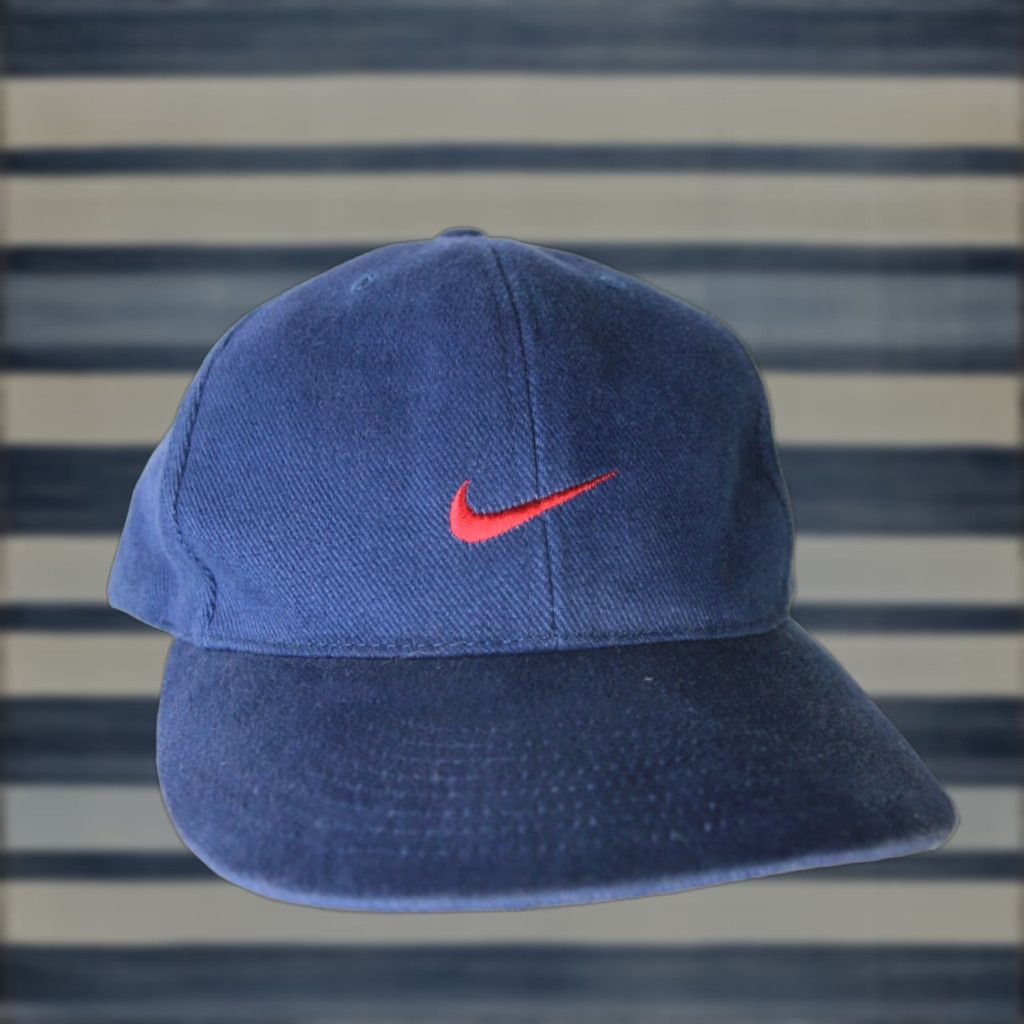 Nike VINTAGE Nike Hat Baseball Cap S Sizes S Mens Black 90s Swoosh Velcro Back Domed Dad Style 90s Mens Size ONE SIZE - 1 Thumbnail