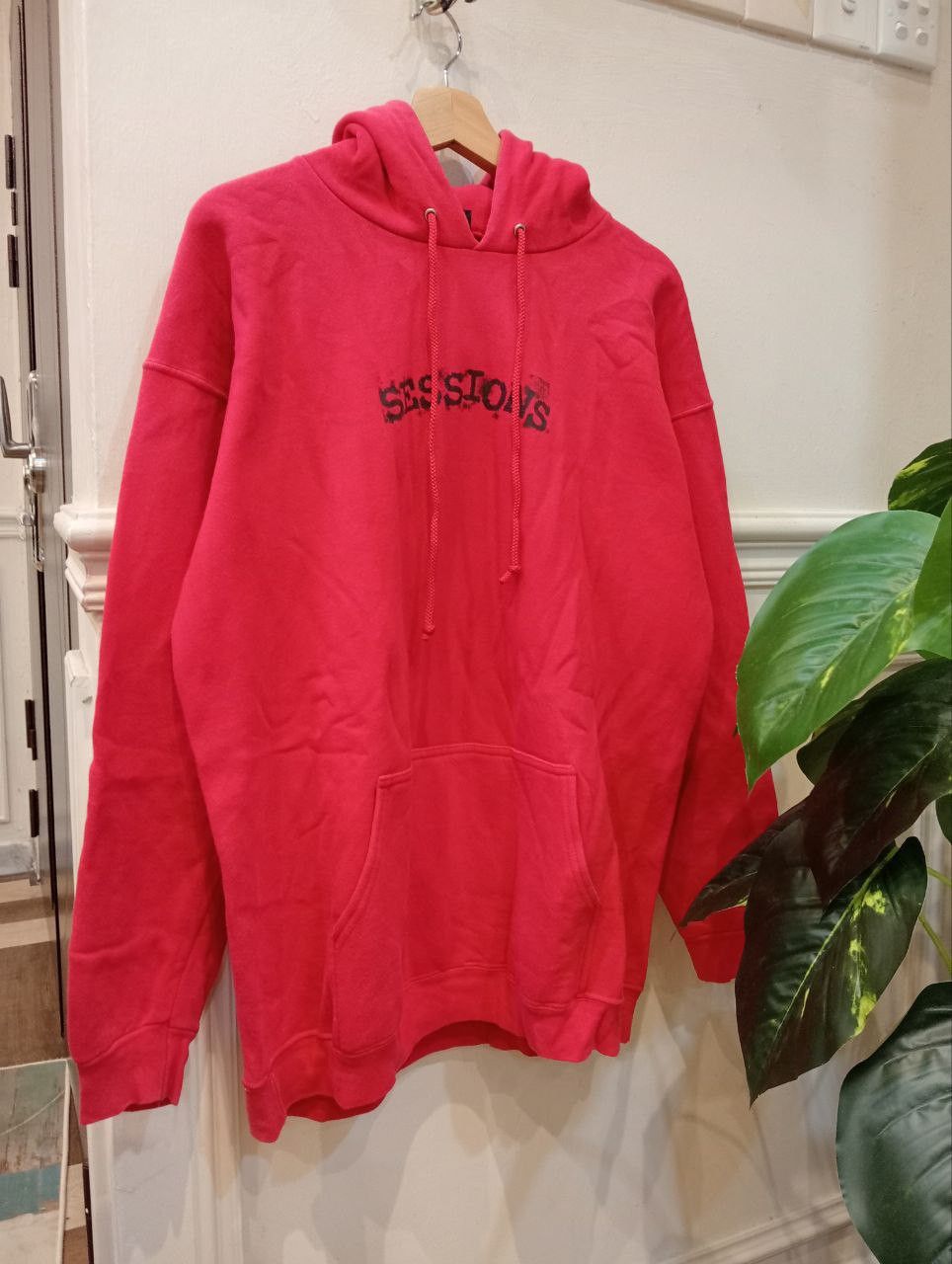 Sessions VINTAGE SESSIONS SKATEBOARDS OVERSIZED HOODIE - SIZE L - RED Size US L / EU 52-54 / 3 - 4 Thumbnail