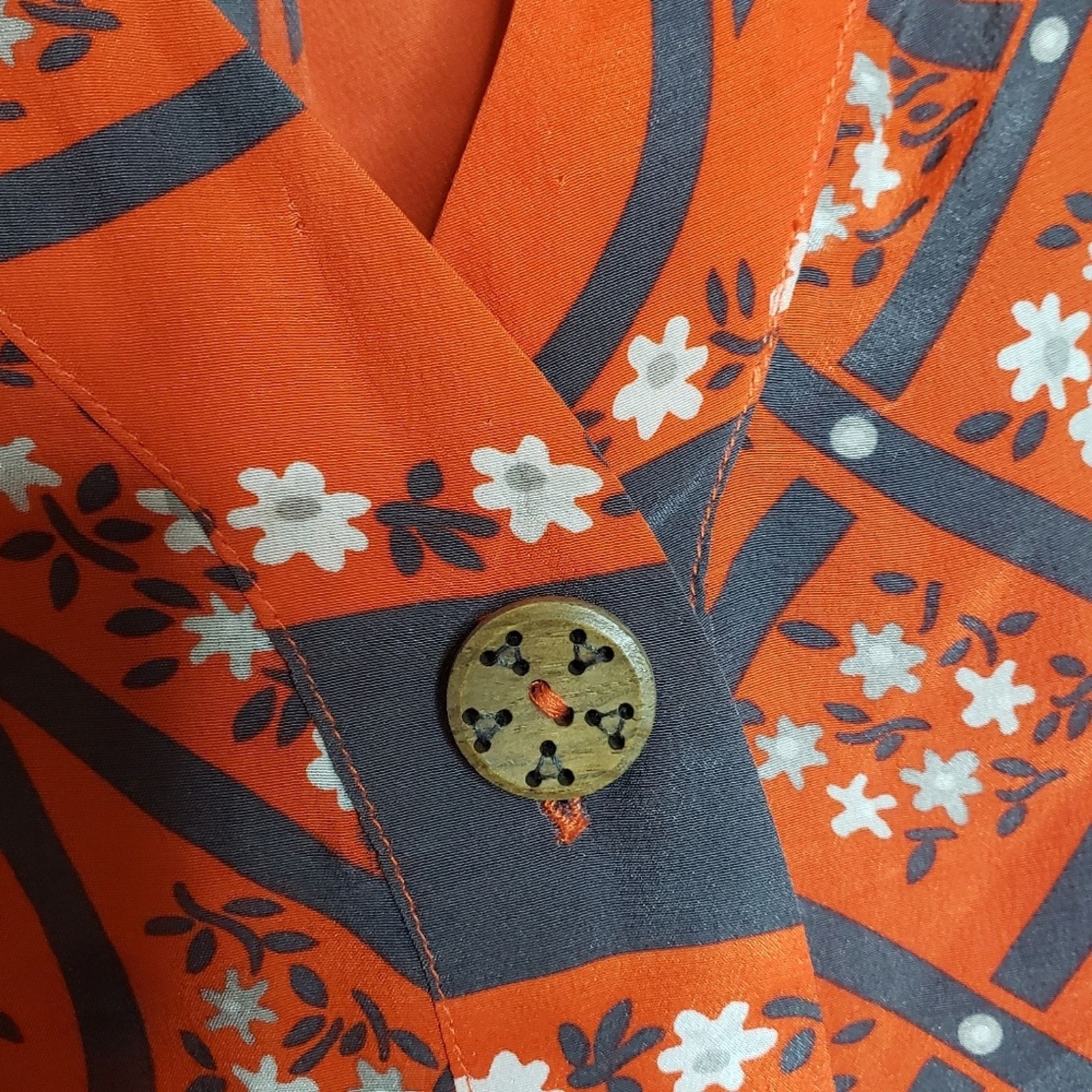 The Unbranded Brand EUC Anthropologie Moulinette Soeurs 100% silk button up sz 6 Size M / US 6-8 / IT 42-44 - 3 Thumbnail