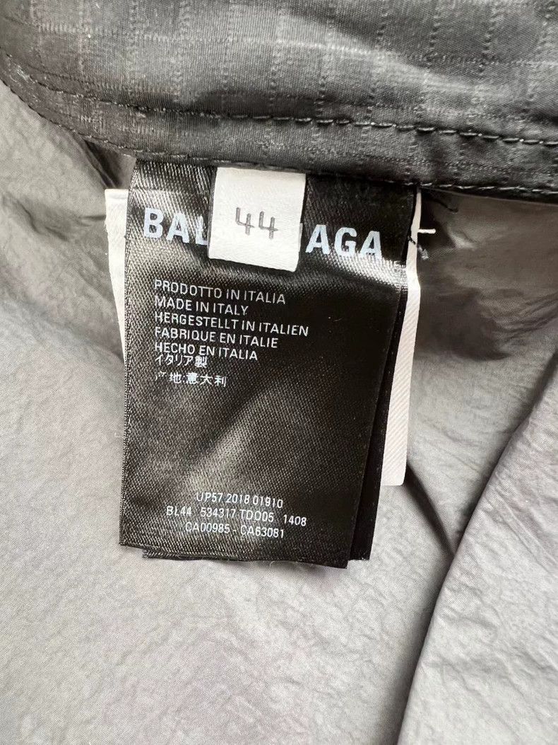 Balenciaga Balenciaga Black and grey monogrammed zip jacket 2502-Nexta Size US S / EU 44-46 / 1 - 3 Thumbnail