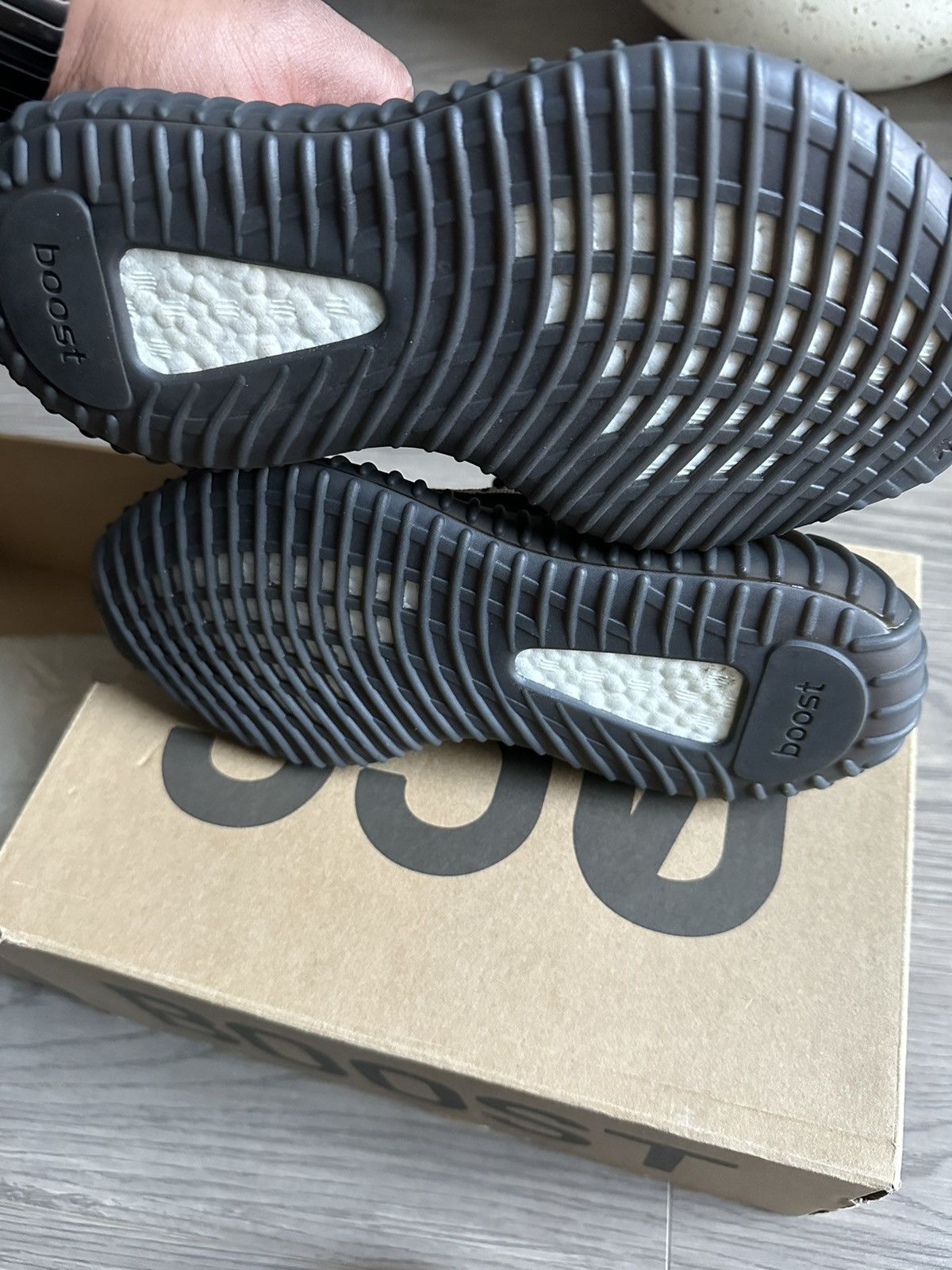 Adidas × Yeezy YEEZY BOOST 350 V2 CORE BLACK GREEN Size US 6 / EU 39 - 5 Thumbnail