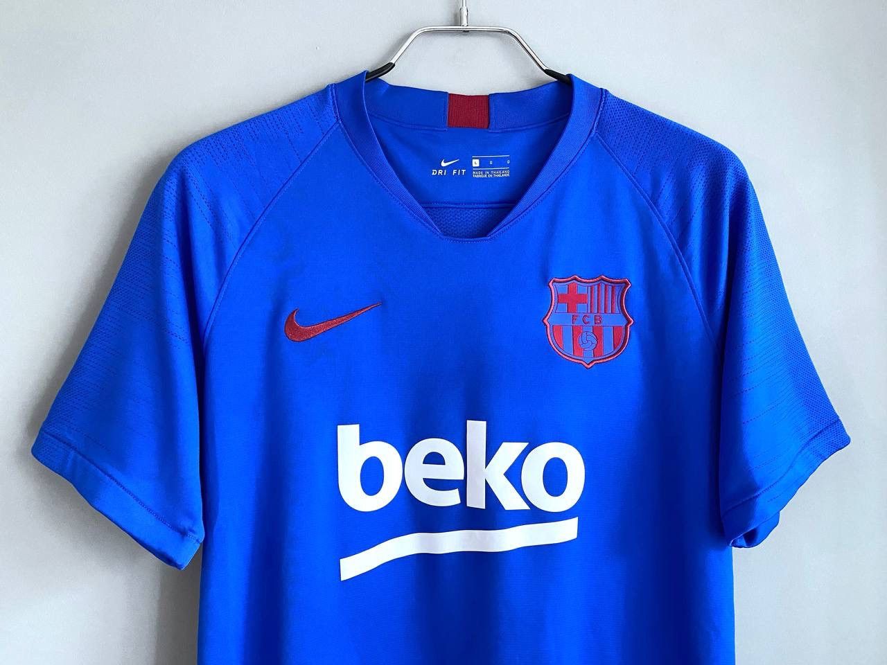 Nike Nike FC Barcelona 2019/2020 Soccer Jersey Traning, Size L Size US L / EU 52-54 / 3 - 4 Thumbnail