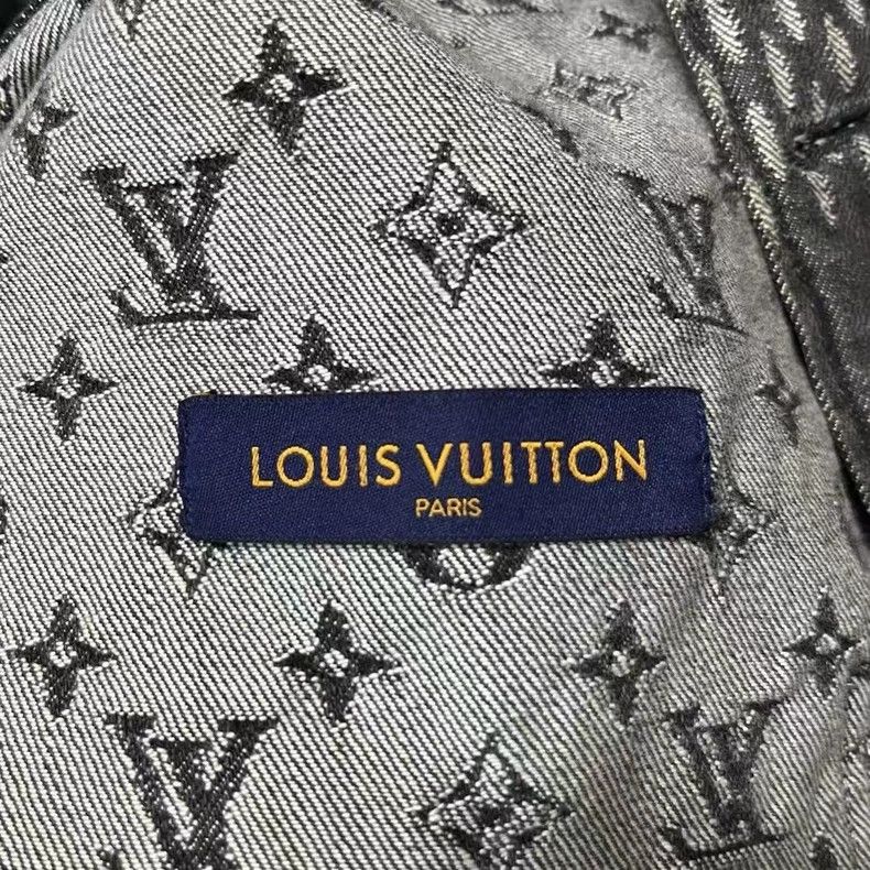 Louis Vuitton Louis Vuitton Black presbyopic full print patchwork casual Size US M / EU 48-50 / 2 - 5 Thumbnail