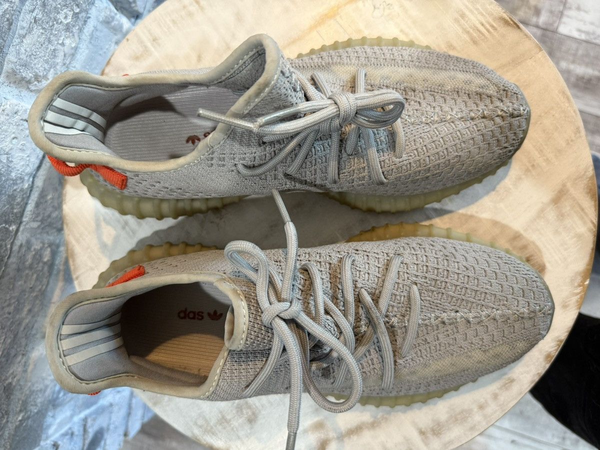 Yeezy Yeezy Adidas 350 V2 Size 9.5 FX9017 Size US 9.5 / EU 42-43 - 2 Thumbnail