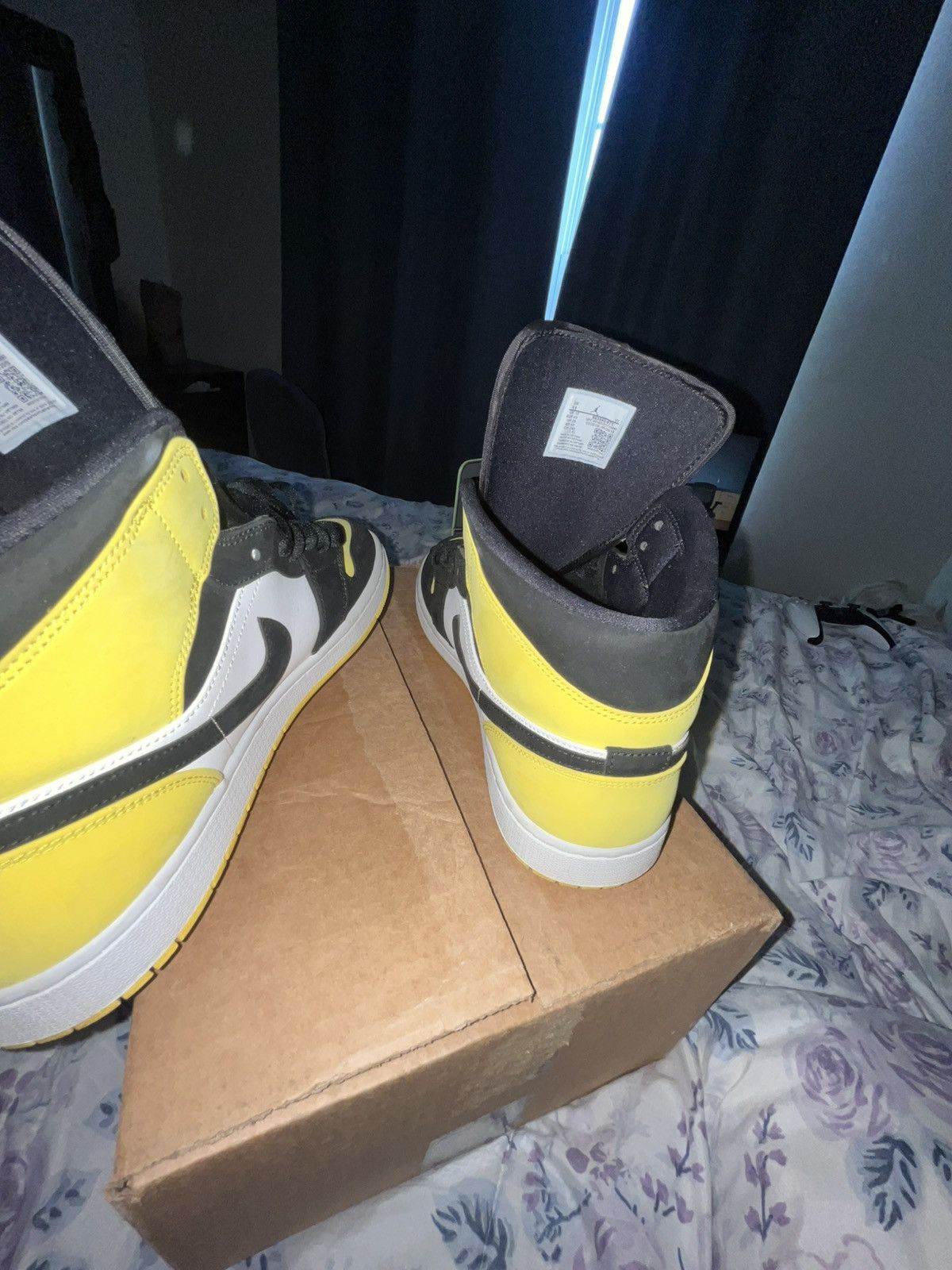 Nike Yellow toe 1s Size US 11 / EU 44 - 2 Thumbnail