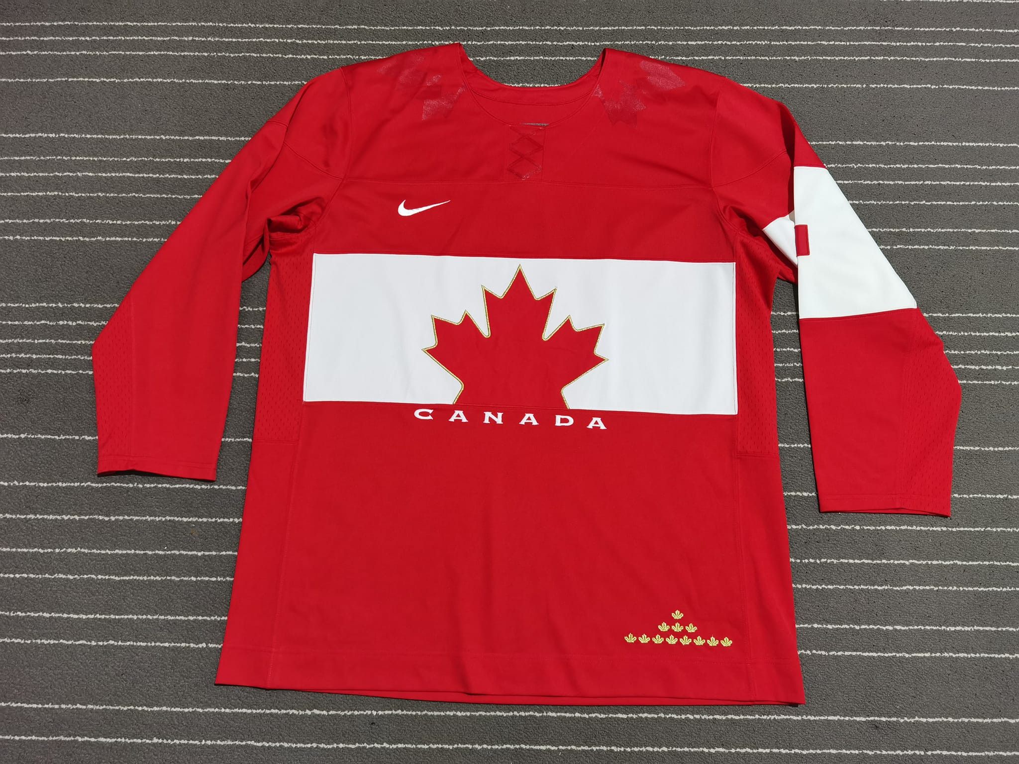 NHL × Nike Canada Olympics hockey ice jerseys 2XL 2142 Size US XXL / EU 58 / 5 - 1 Thumbnail
