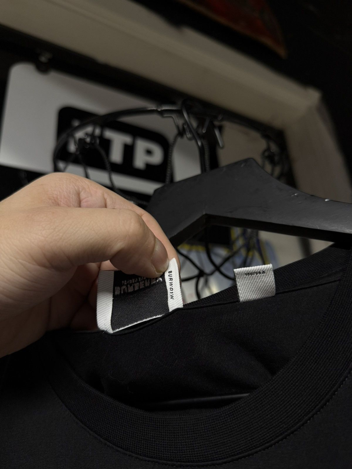 Burberry Burberry Spellout Logo Black T-Shirt Preowned Size Medium Size US M / EU 48-50 / 2 - 5 Thumbnail