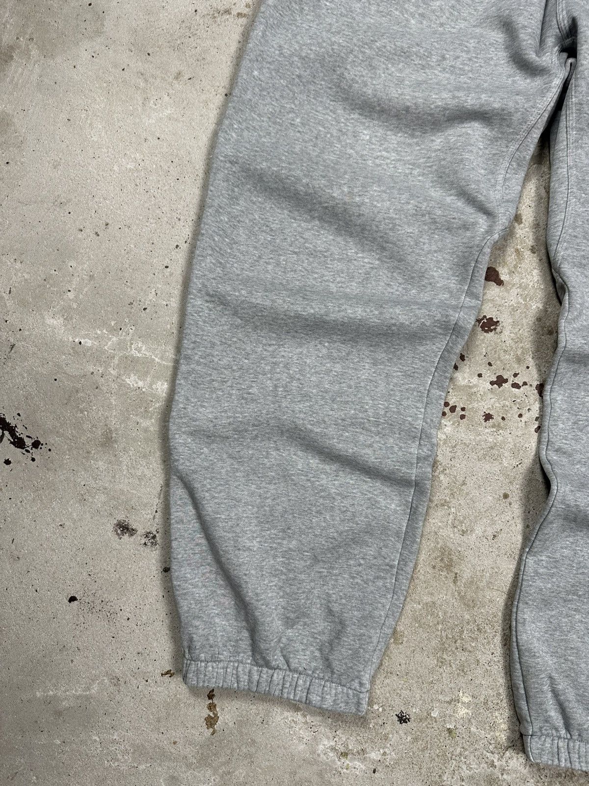 Nike Vintage Y2K Nike Baggy Grey Sweatpants Loose Swoosh rare Size US 38 / EU 54 - 9 Thumbnail