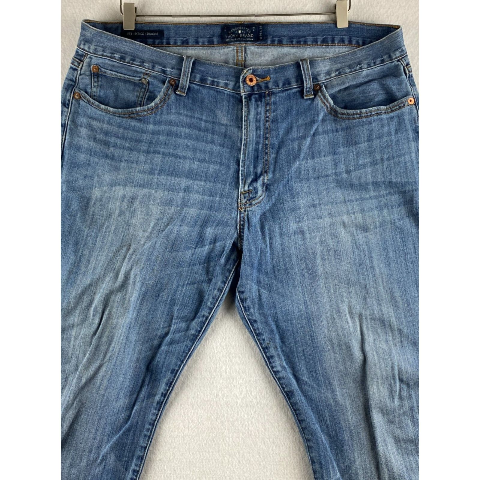 Lucky Brand Lucky Brand 363 Jeans Mens 36 Blue Distressed Straight Denim 5-Pocket Regular Rise Mid Zip Inseam 31 Jeans Size US 39 - 2 Thumbnail