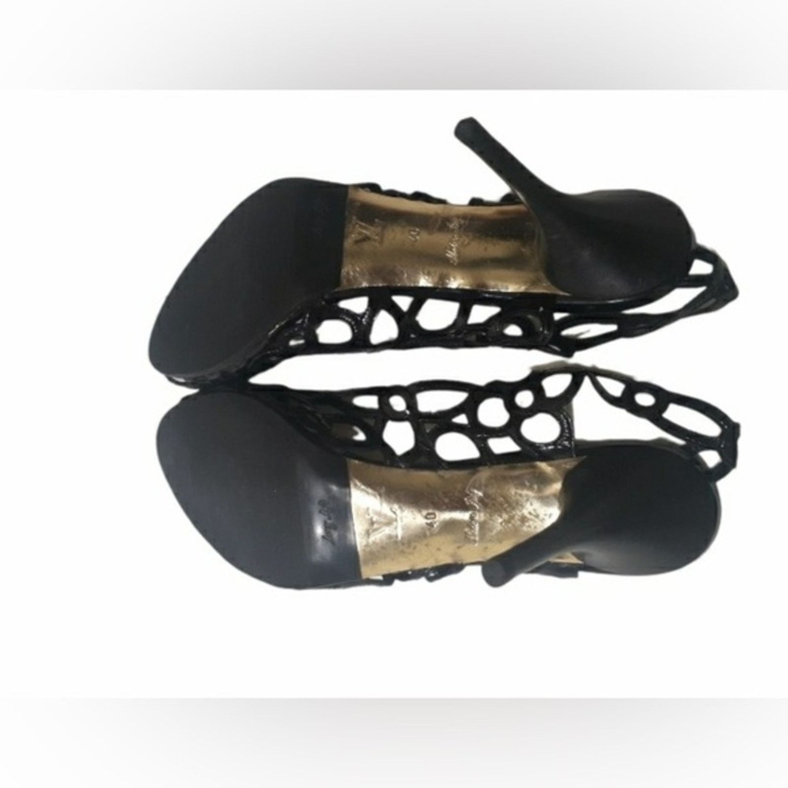 Louis Vuitton Louis Vuitton Black Patent Laser Cut Leather Peep Toe 40 Size US 10 / IT 40 - 5 Thumbnail