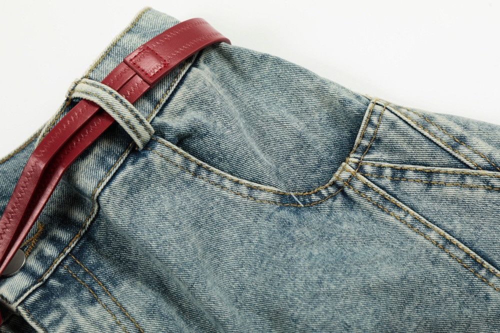 Vintage Men's vintage-style loose-fitting curved-leg jeans Size US 32 / EU 48 - 4 Thumbnail