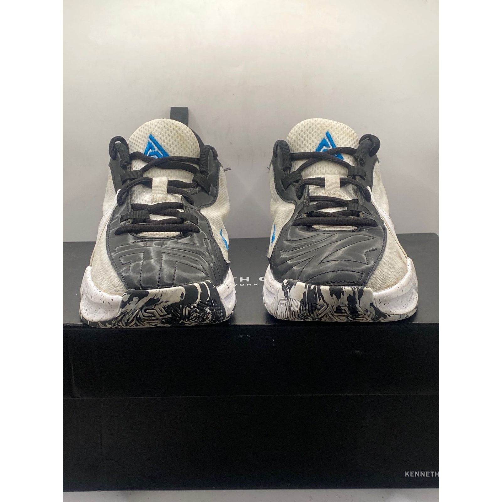 Nike Nike Freak 5 GS [DZ4486-100] Kids Basketball White US 6Y Size US 6 / EU 39 - 2 Thumbnail