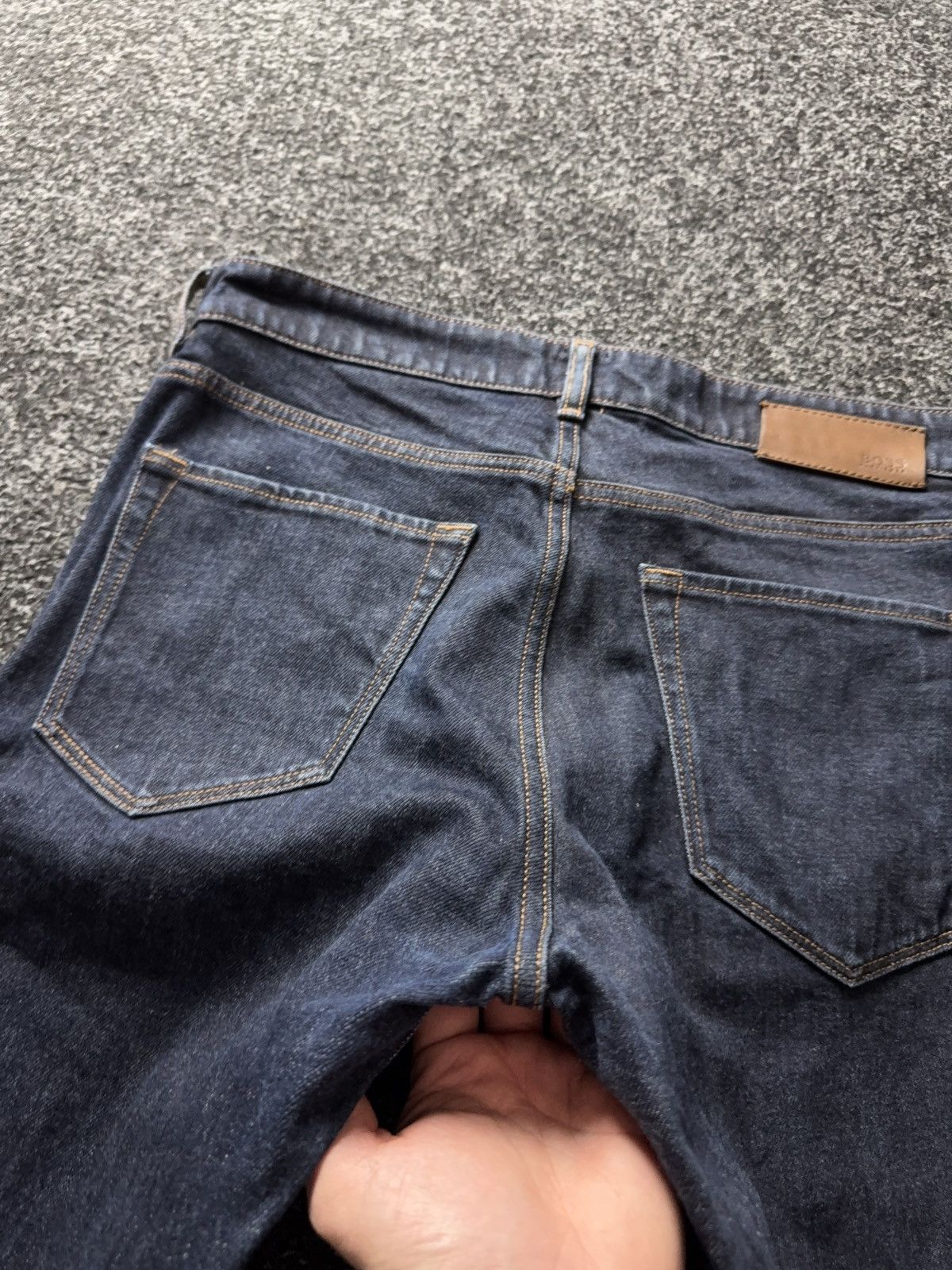 Hugo Boss Luxury Hugo Boss Candiani Denim Dark Blue Jeans Straight Fit Size US 33 - 16 Thumbnail