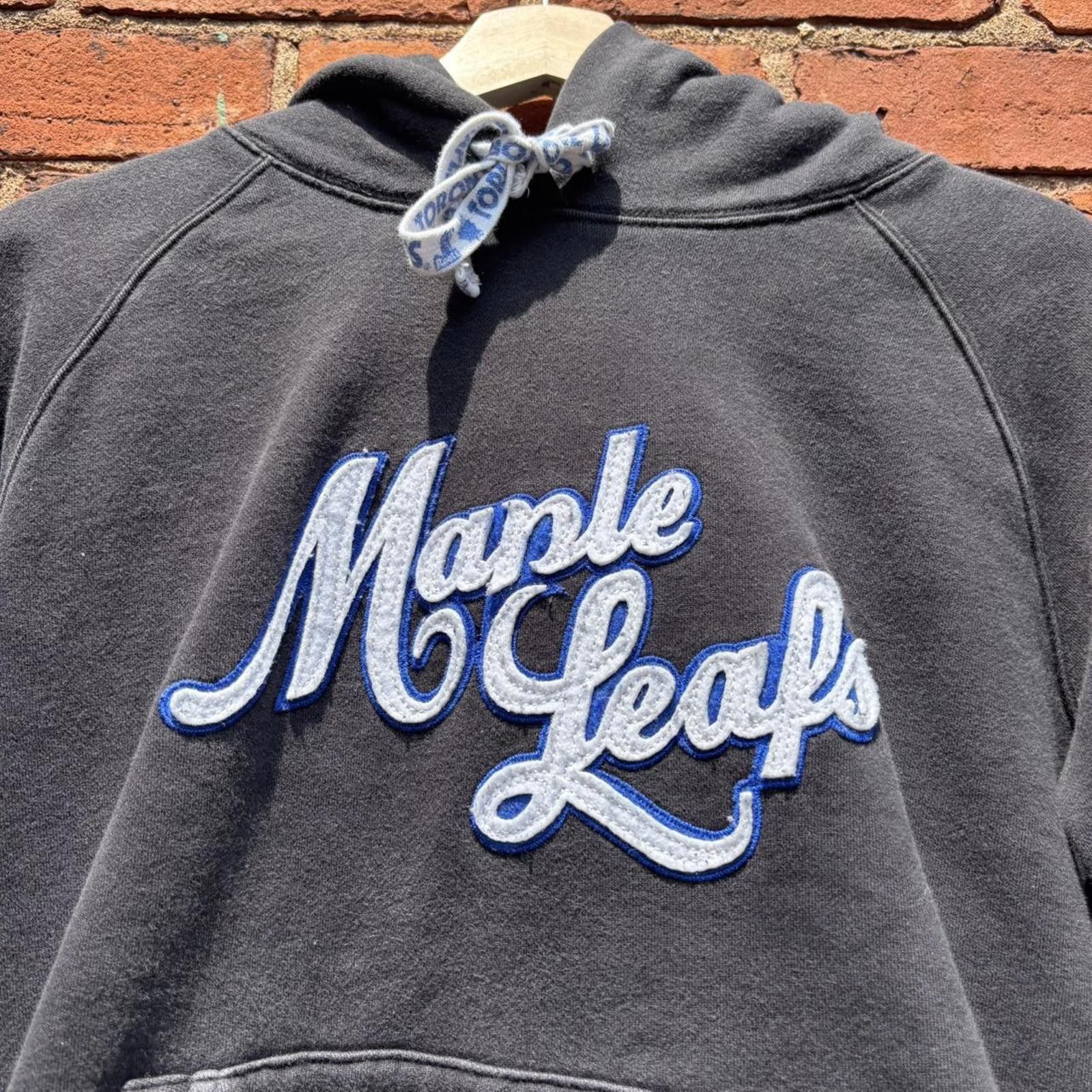 Roots roots Toronto maple leafs hoodie Size XL / US 12-14 / IT 48-50 - 2 Thumbnail