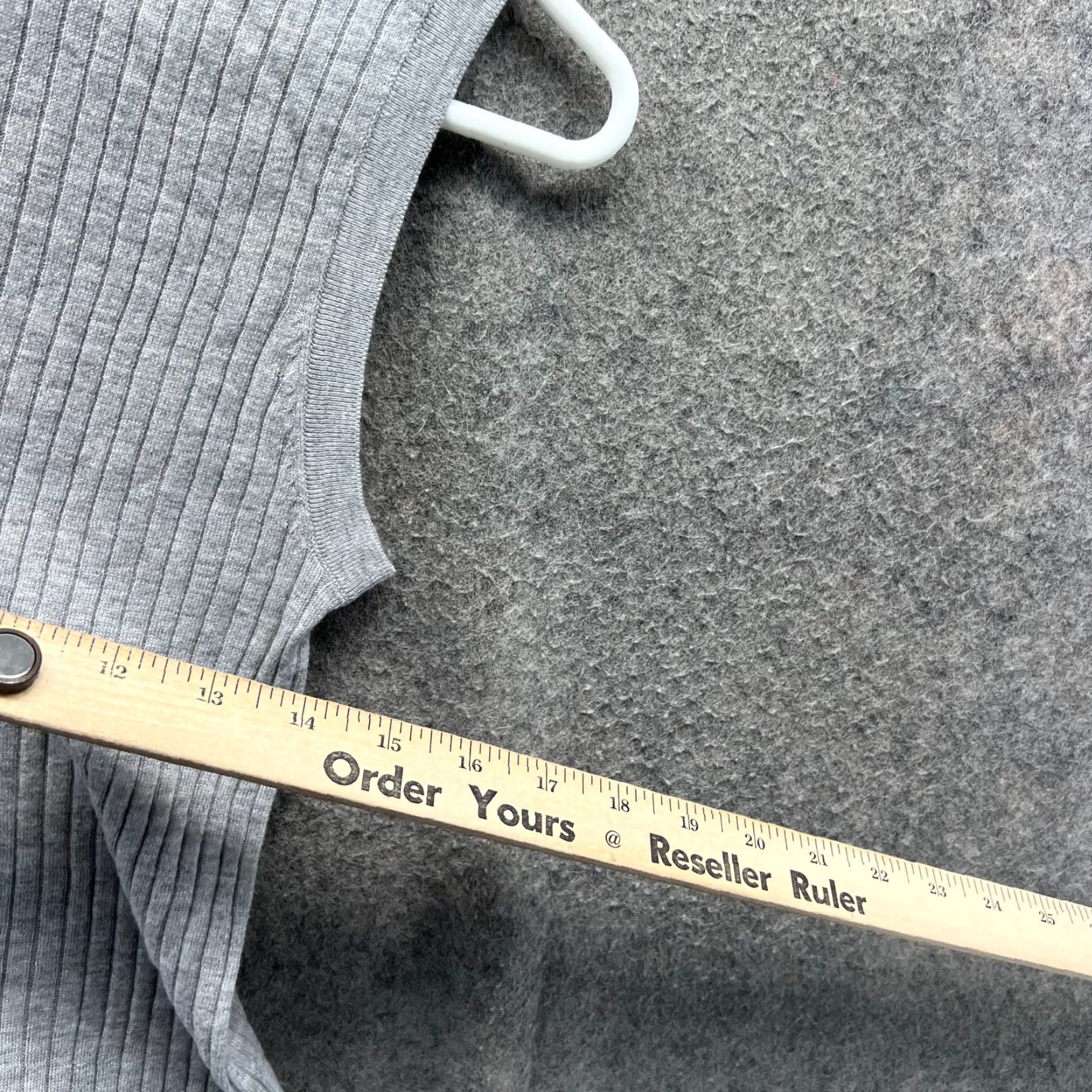Vince Vince Top Women XS Gray Ribbed Turtle Neck Knit Shirt Sleeveless Mock Neck Pullover Casual Basic Vintage No Size XS / US 0-2 / IT 36-38 - 3 Thumbnail