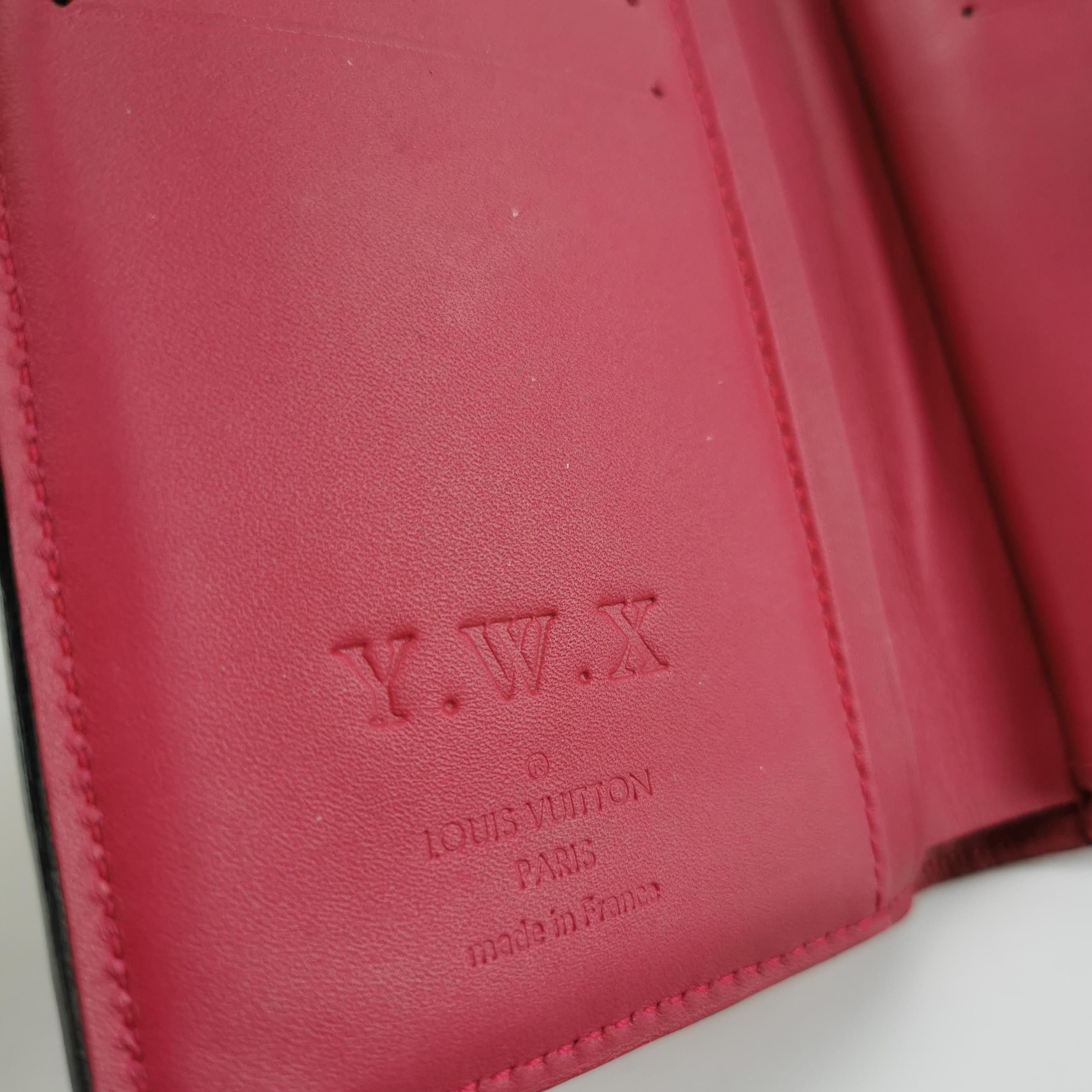 Louis Vuitton Louis Vuitton (LV) Patent leather solid color monogram port Size ONE SIZE - 8 Thumbnail