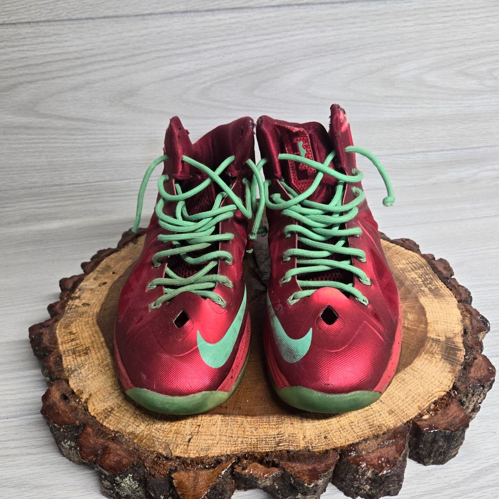 Nike Nike Lebron 10 Basketball Christmas Shoes Mens Size 10 Red Green (#541100-600) - Limited Edition, High Top, Leather Upper, Rubber Outsole Size US 10 / EU 43 - 3 Thumbnail