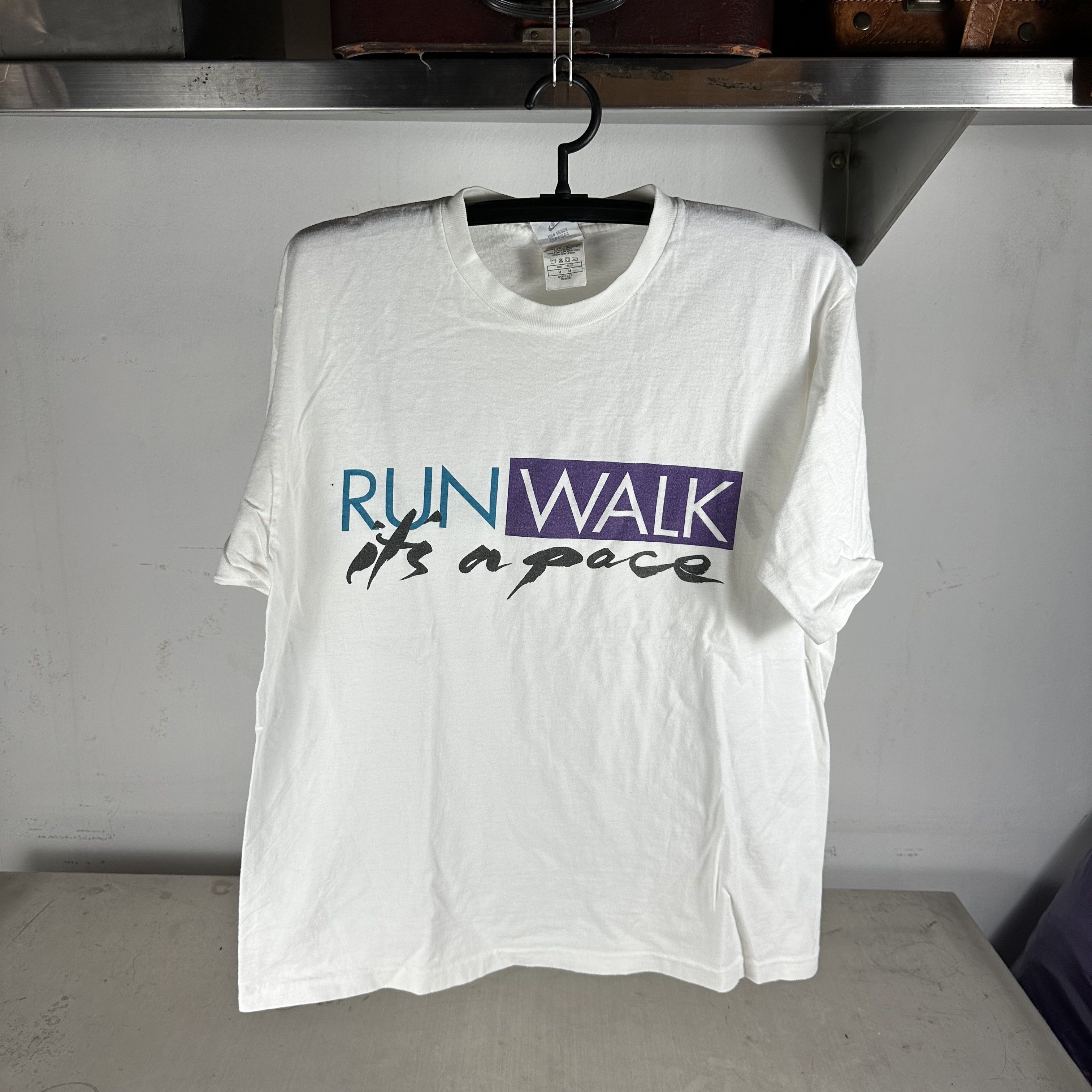 Vintage Nike 90s Run Walk It's A Pace Not A Race Graphic T-shirt Size US L / EU 52-54 / 3 - 1 Thumbnail