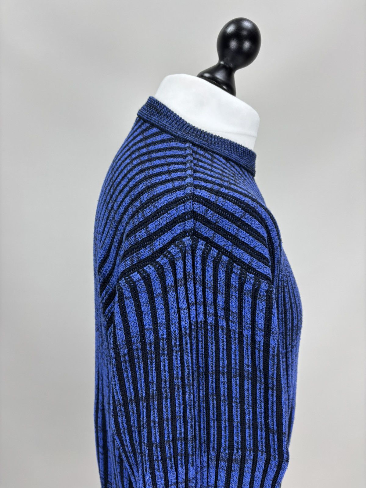 Carlo Colucci Mens sweater Carlo Colucci Size 52 Color Blue Size US L / EU 52-54 / 3 - 5 Thumbnail