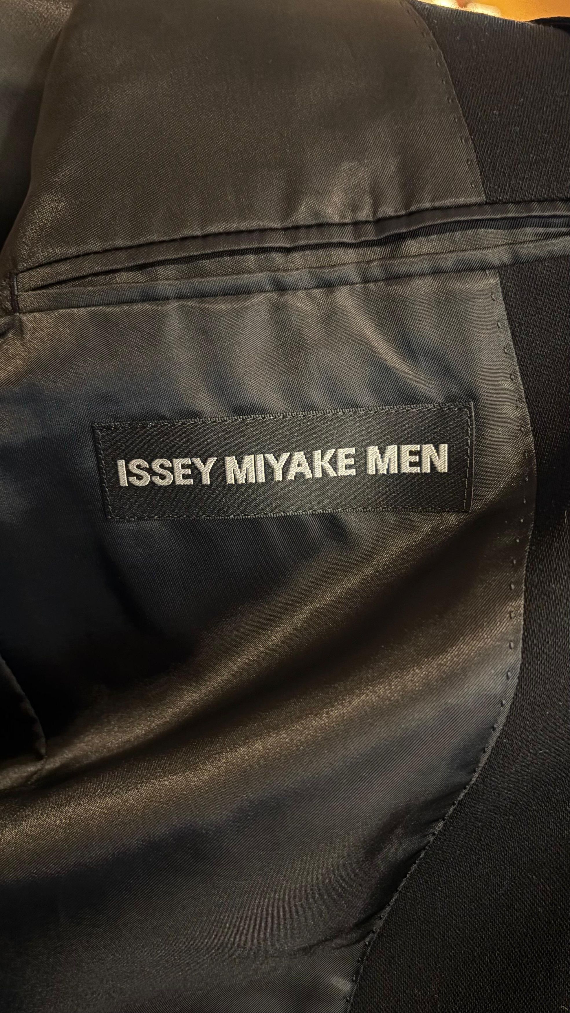 Issey Miyake Issey Miyake Black Blazer With Pleated Collar/Lapel Size 52L - 4 Thumbnail