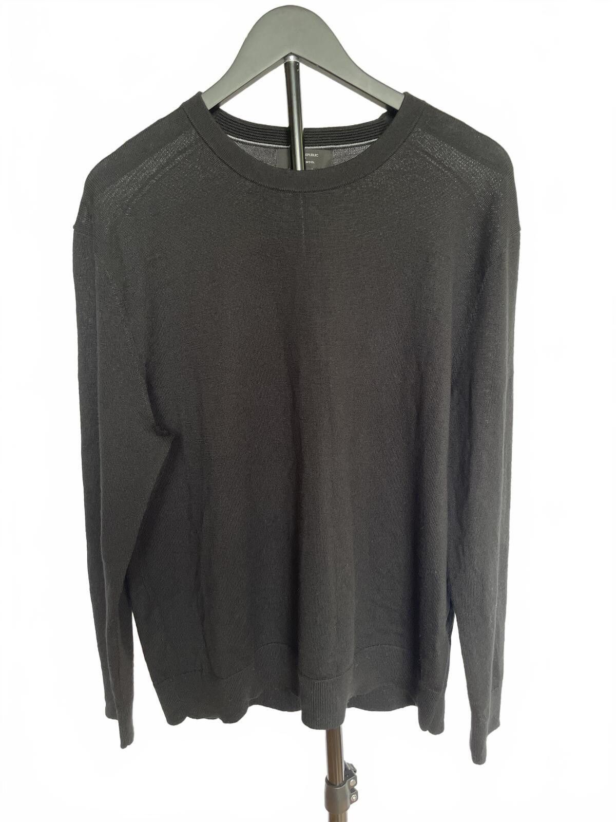 Banana Republic Banana Republic Men's Black Merino Wool Sweater Size Large Size US L / EU 52-54 / 3 - 1 Thumbnail