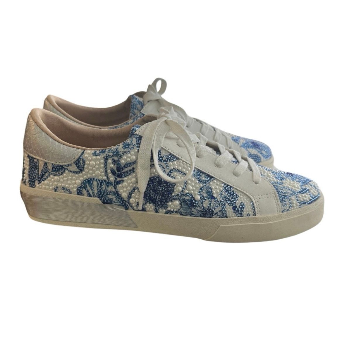 Betsey Johnson BETSEY JOHNSON Damon White Blue Floral Sneaker Size US 11 Size US 11 / IT 41 - 17 Thumbnail