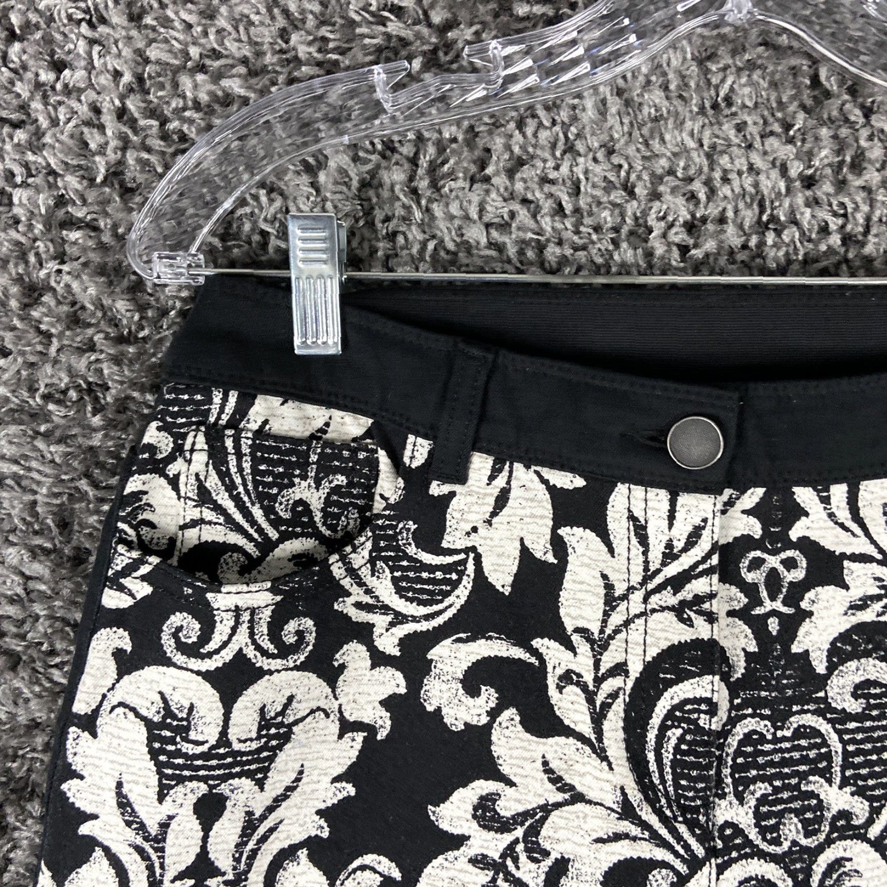 Vintage Chico’s Pants Women Black White Floral Skinny Ankle Size 0 Womens Size 25" / US 0 / IT 36 - 3 Thumbnail