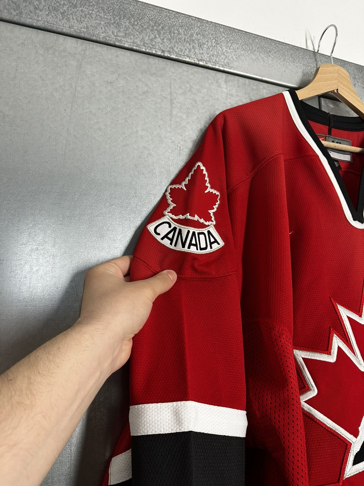 Nike Vintage Nike Canada Ice Hockey National Team NFL Jersey Size US XL / EU 56 / 4 - 8 Thumbnail